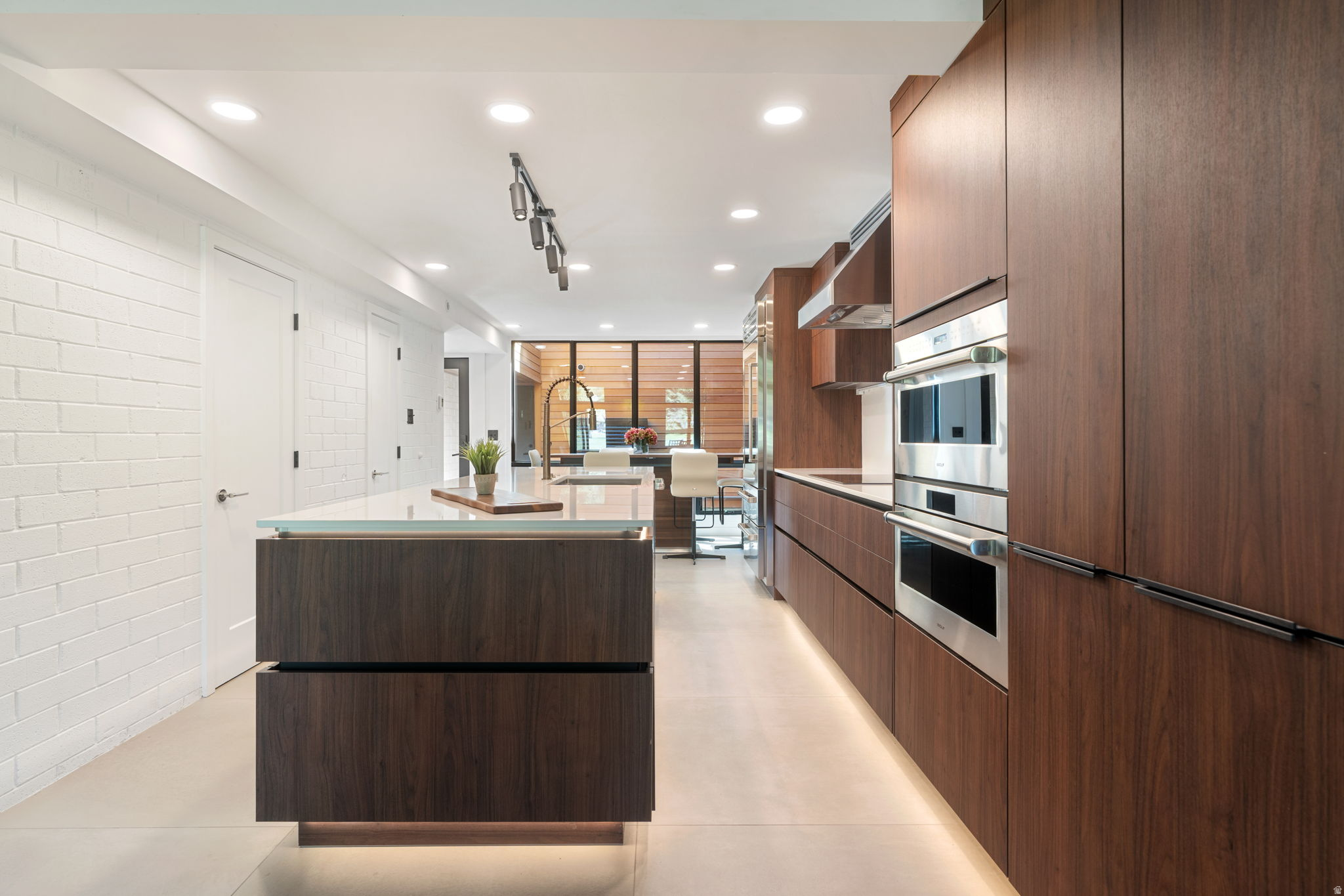 PARK AVE CONDOS - Residential