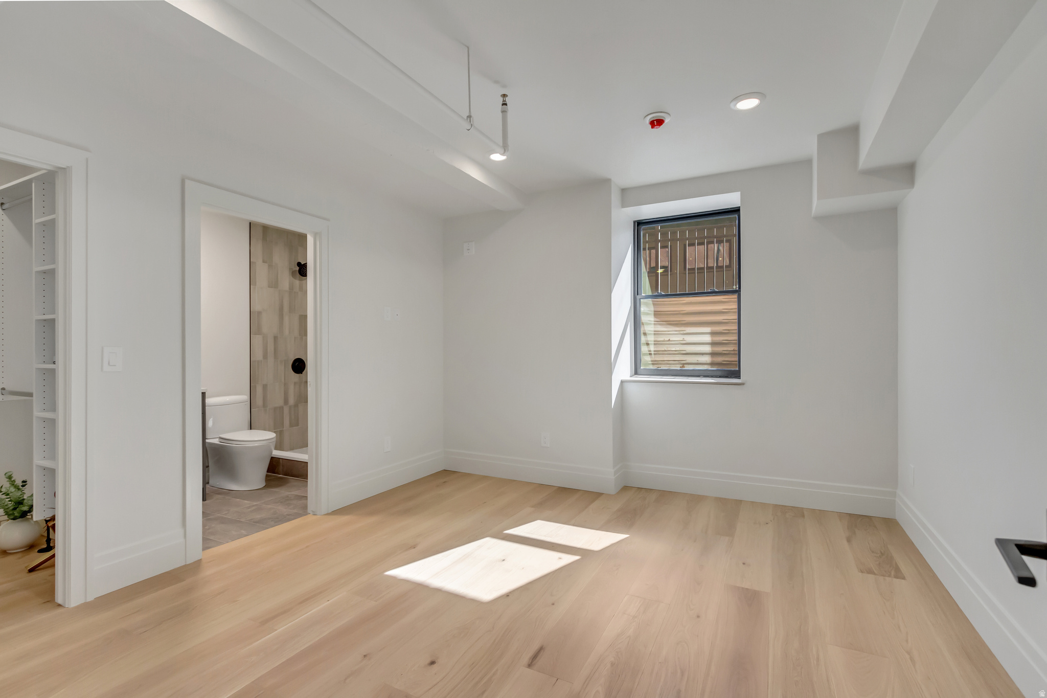 TELEGRAPH EXCHANGE - Residential