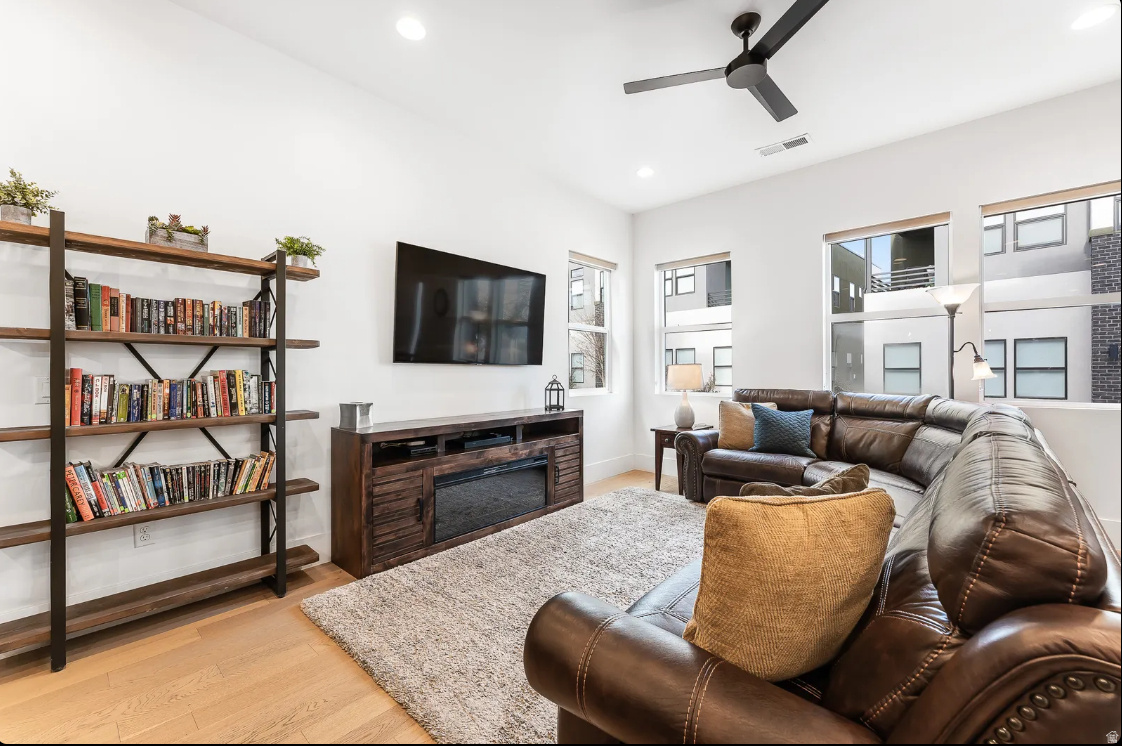 BLOOMINGTON VACATION VILLAS PH 1 - Residential