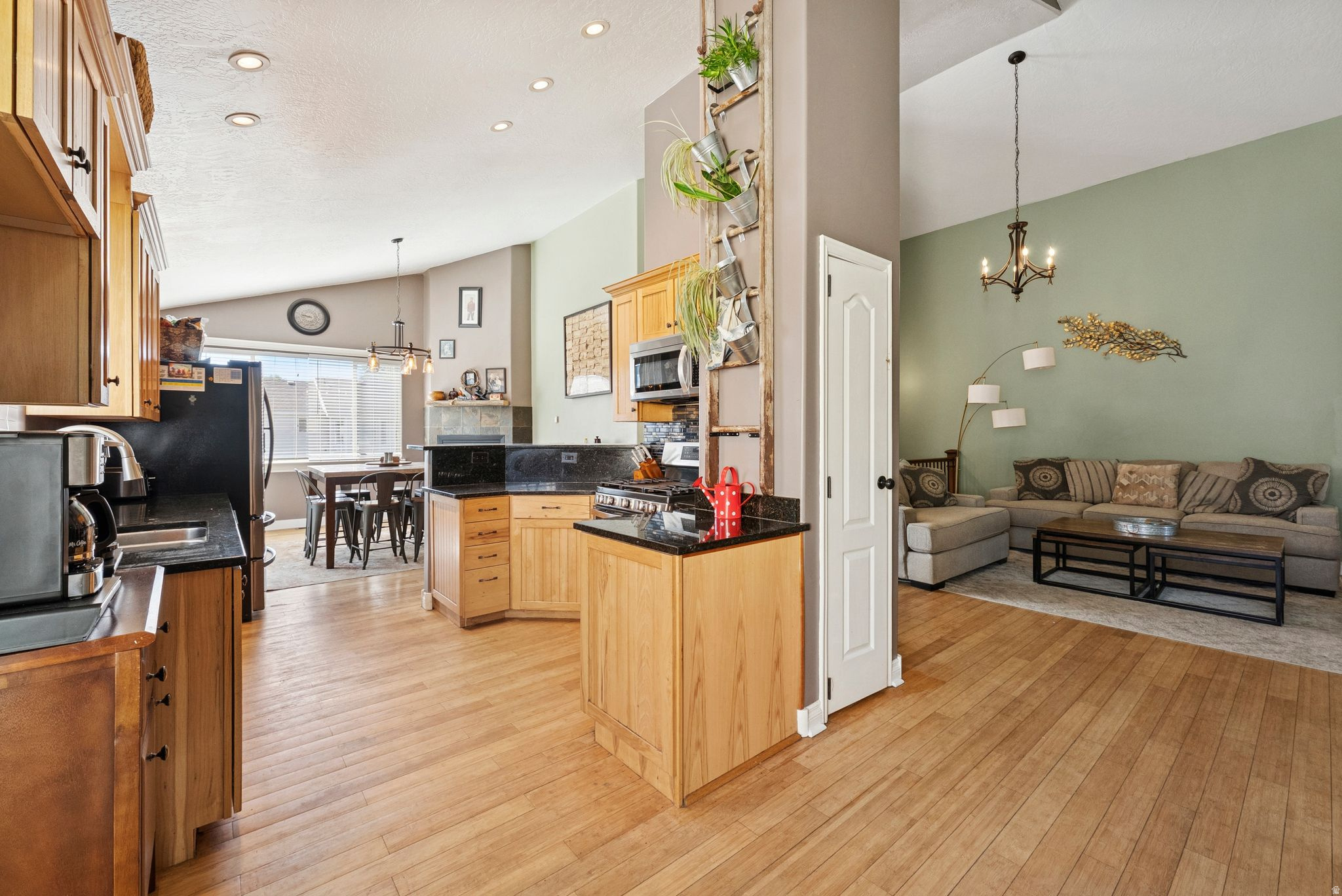 GRASSY CREEK - Residential