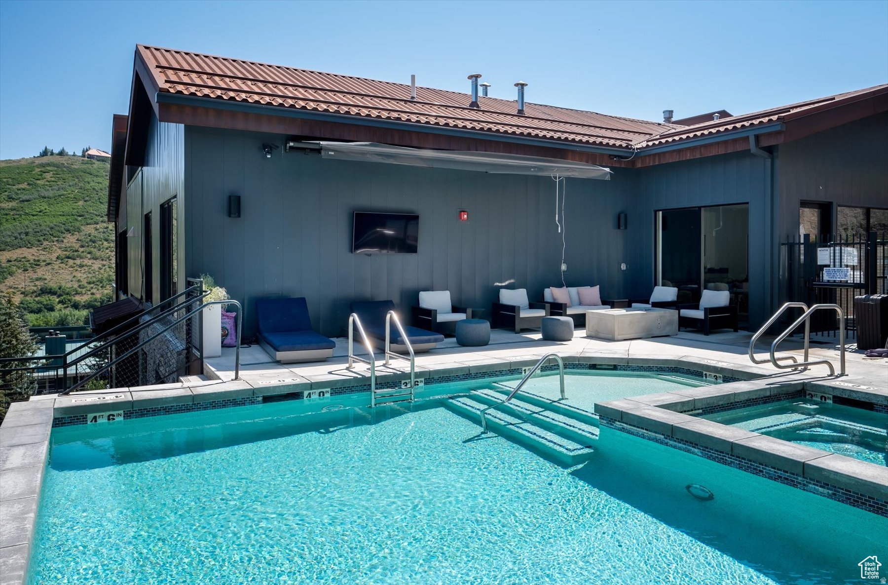 KINGS CROWN CONDOMINIUMS - Residential