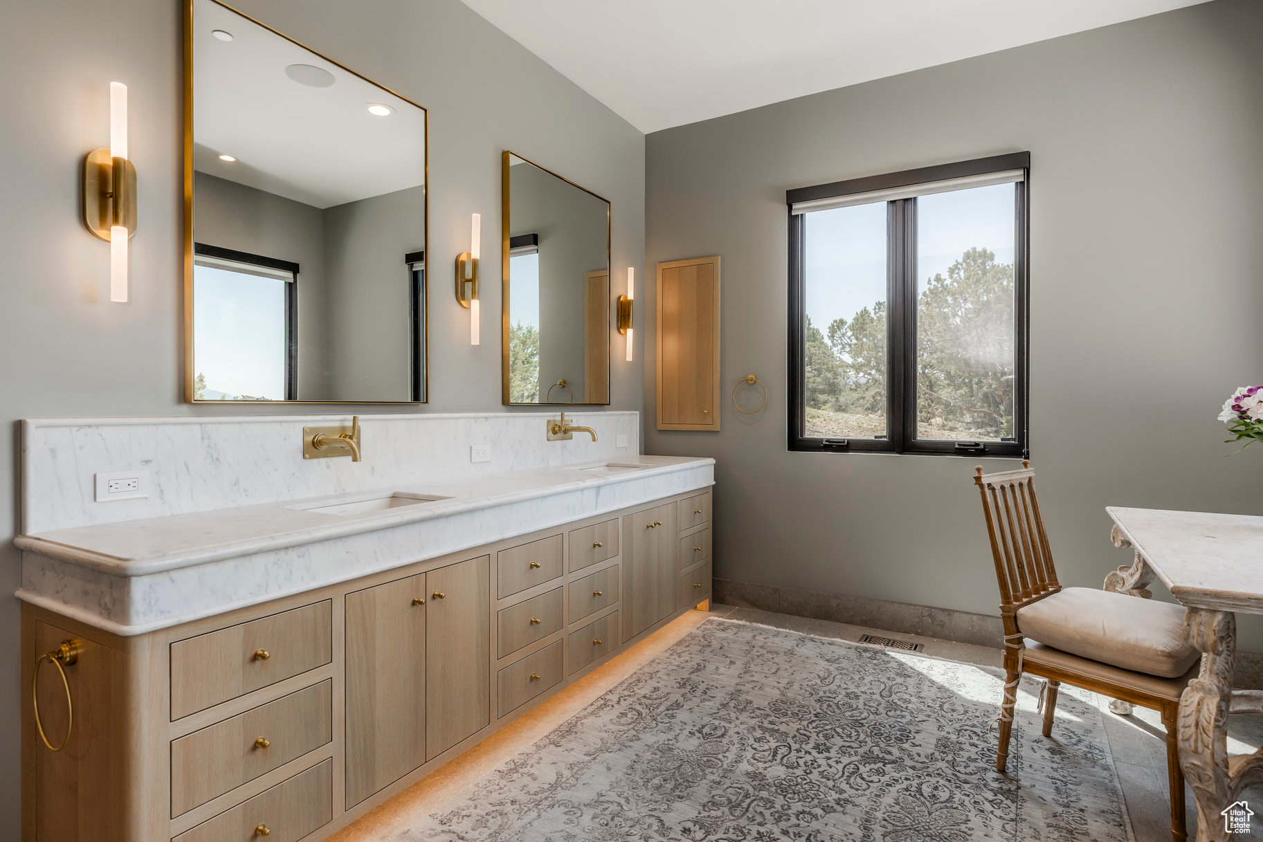RED LEDGES - Residential