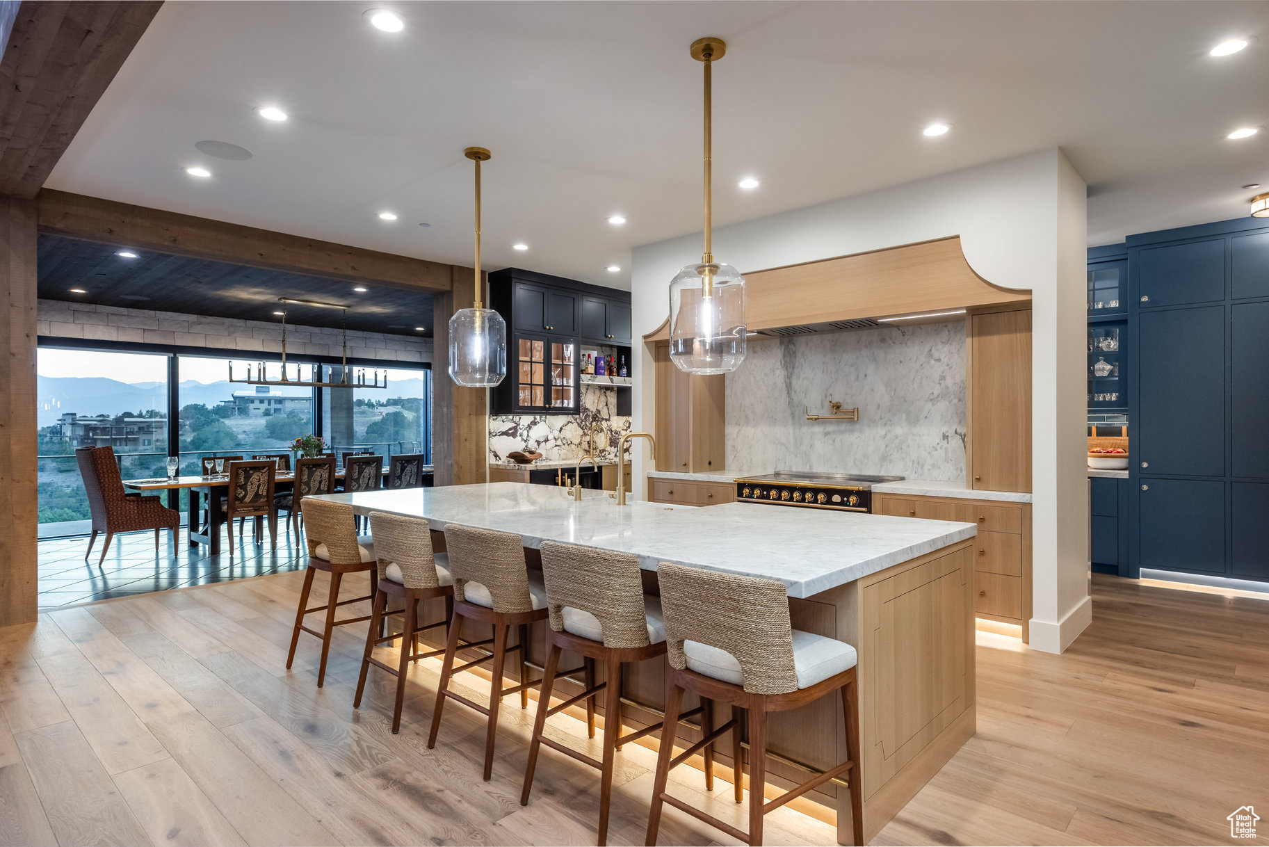 RED LEDGES - Residential