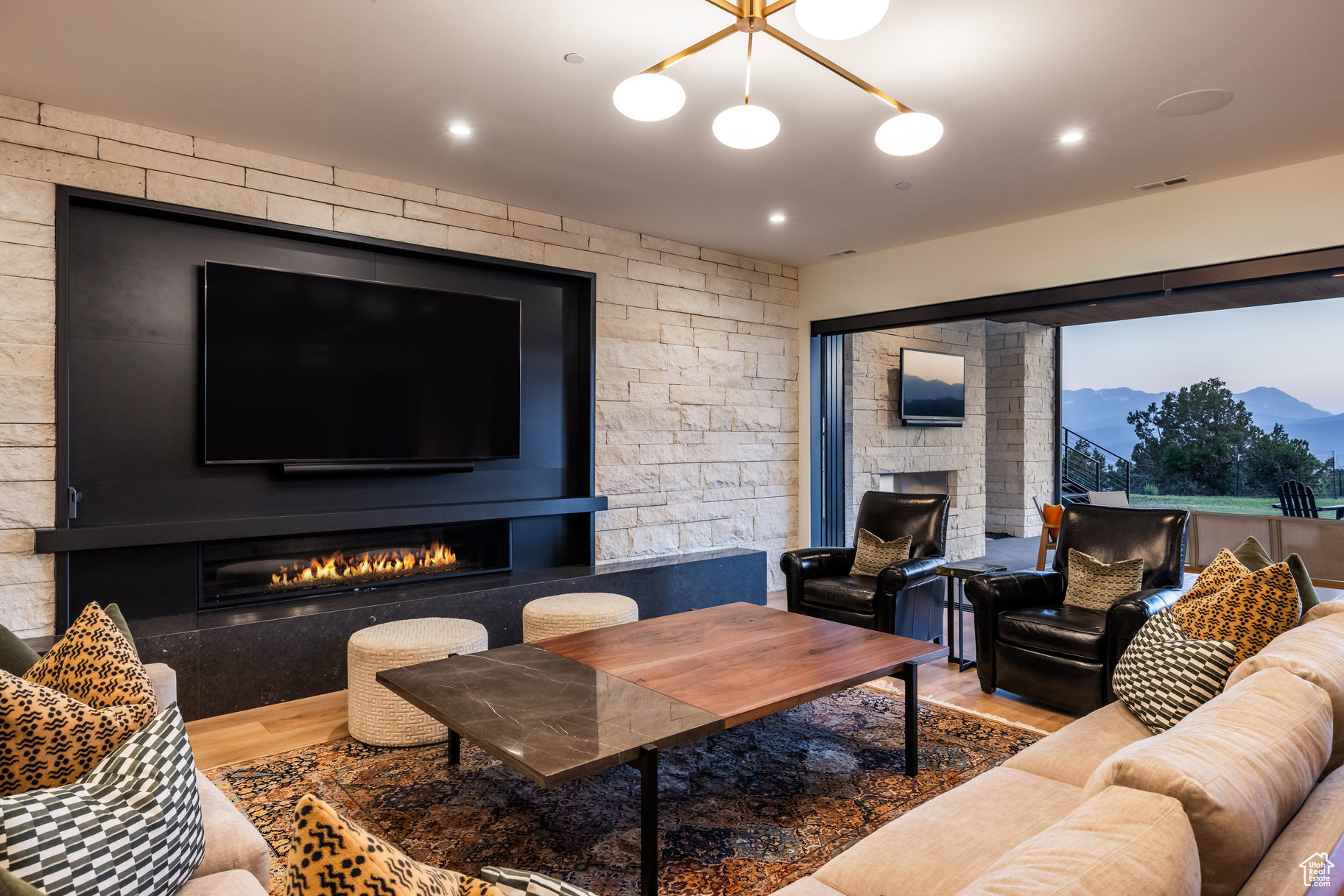 RED LEDGES - Residential
