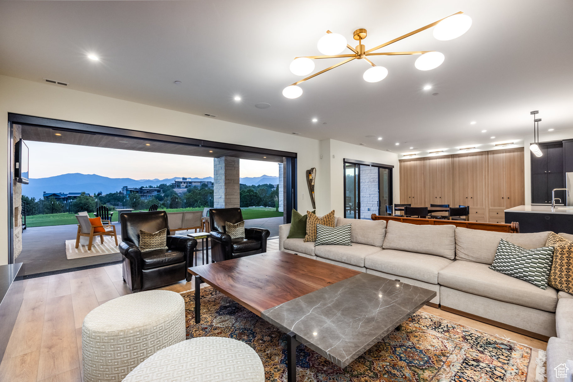 RED LEDGES - Residential