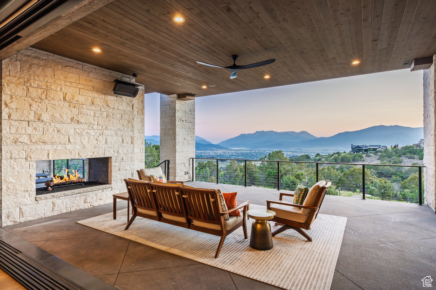RED LEDGES - Residential