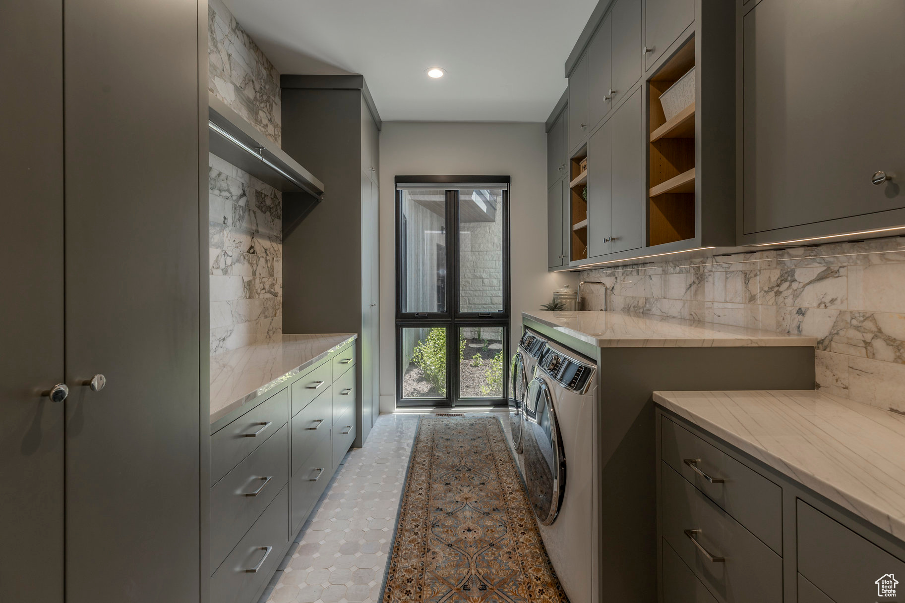 RED LEDGES - Residential