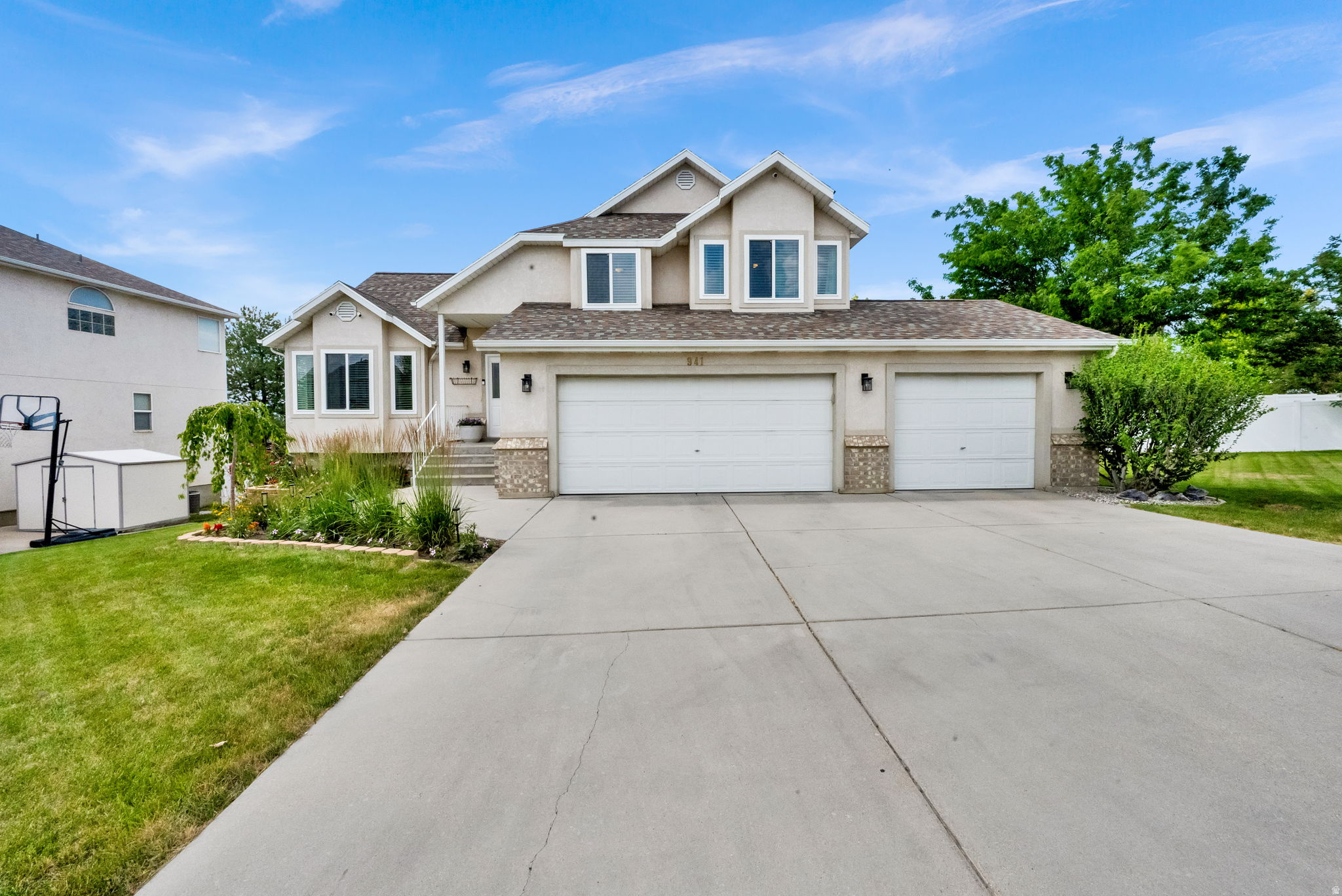 VICTORS POND - Residential