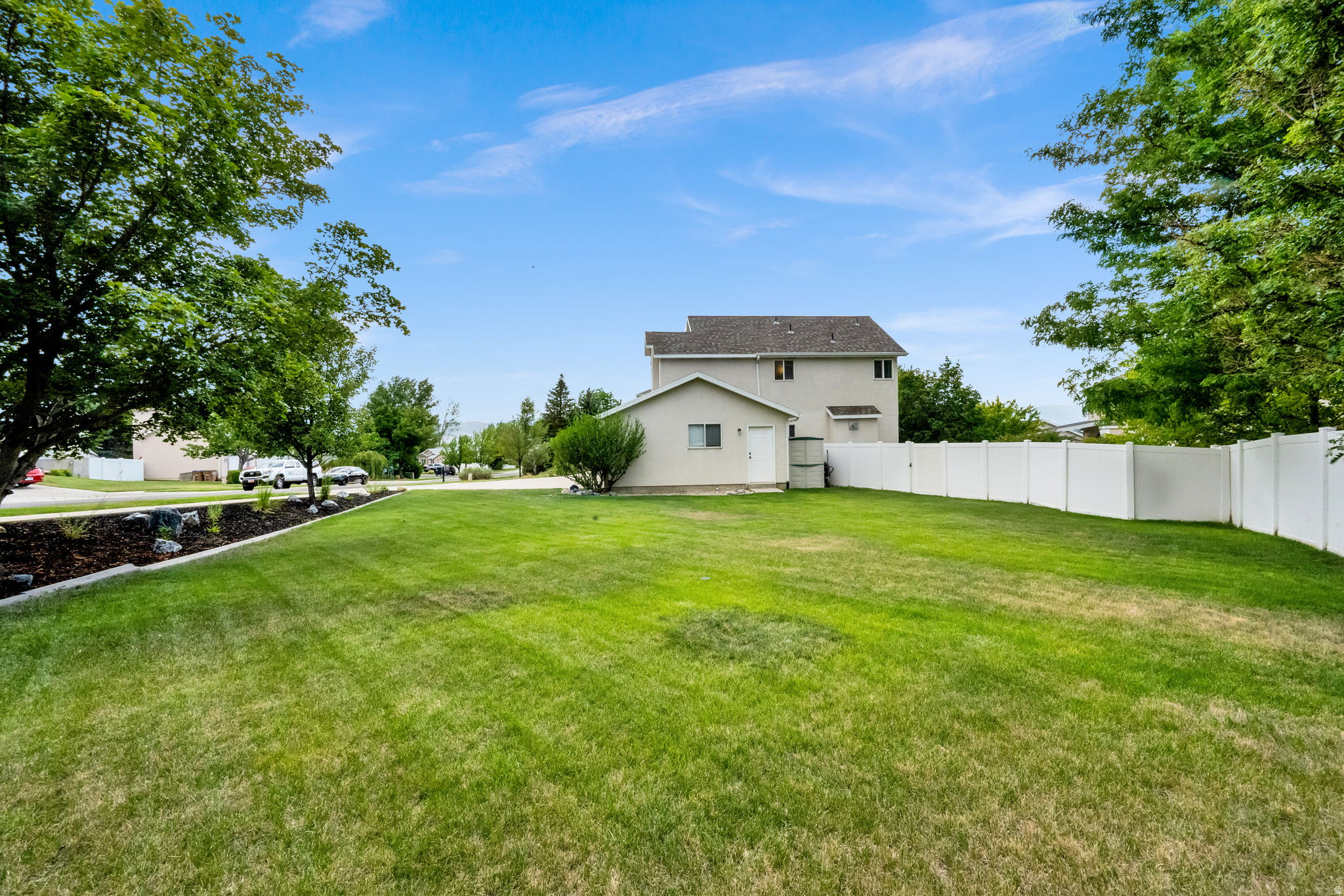 VICTORS POND - Residential