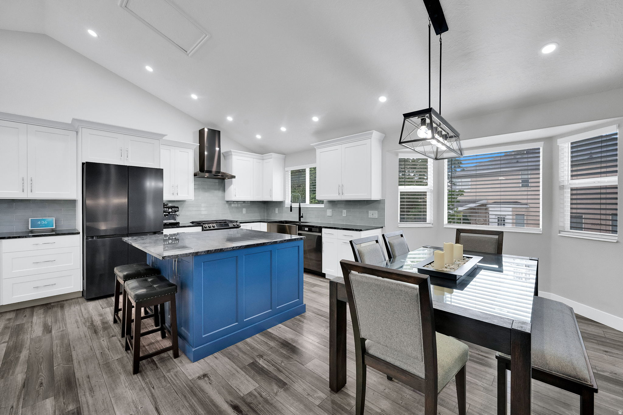 VICTORS POND - Residential