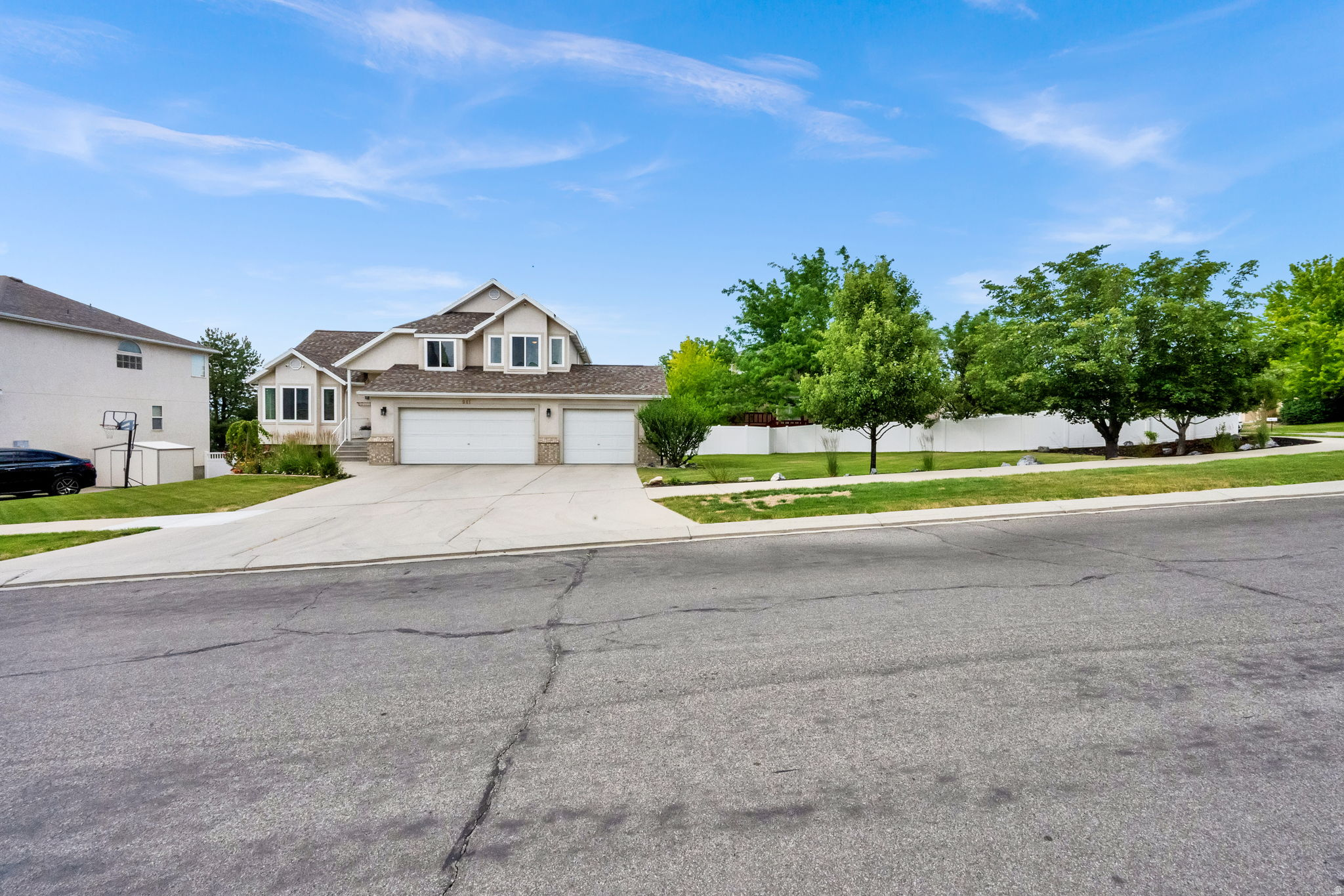 VICTORS POND - Residential