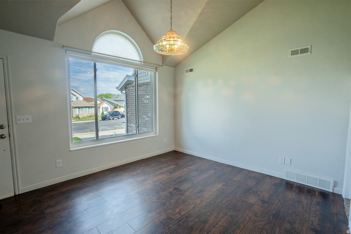 LYNNBROOK - Residential