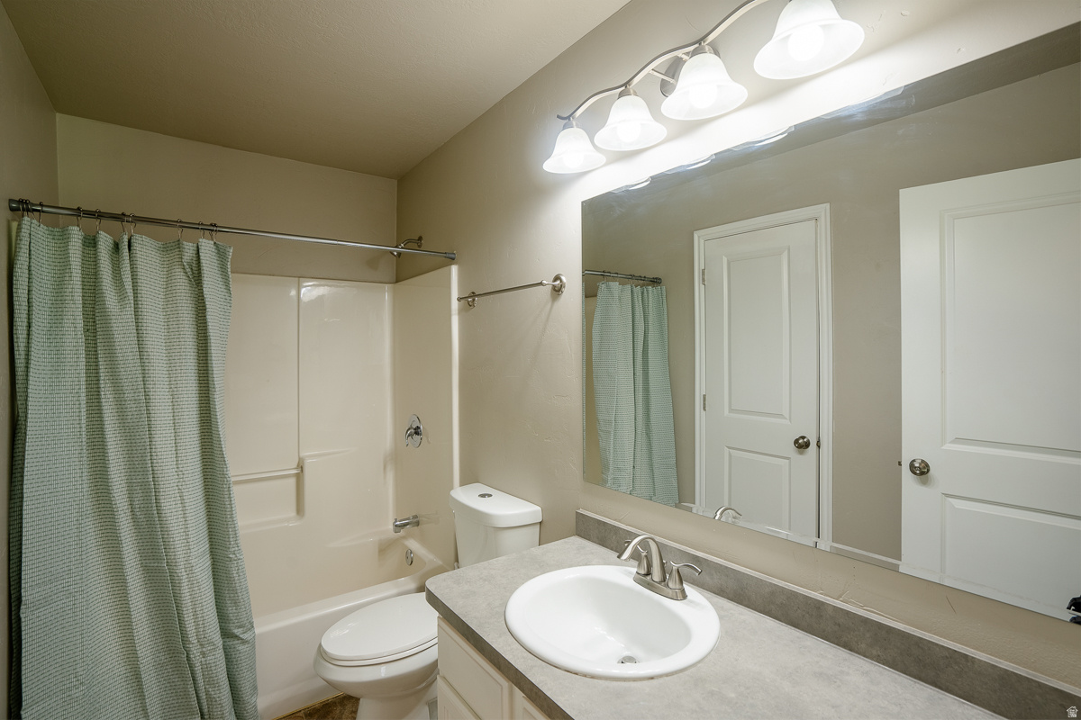 LYNNBROOK - Residential