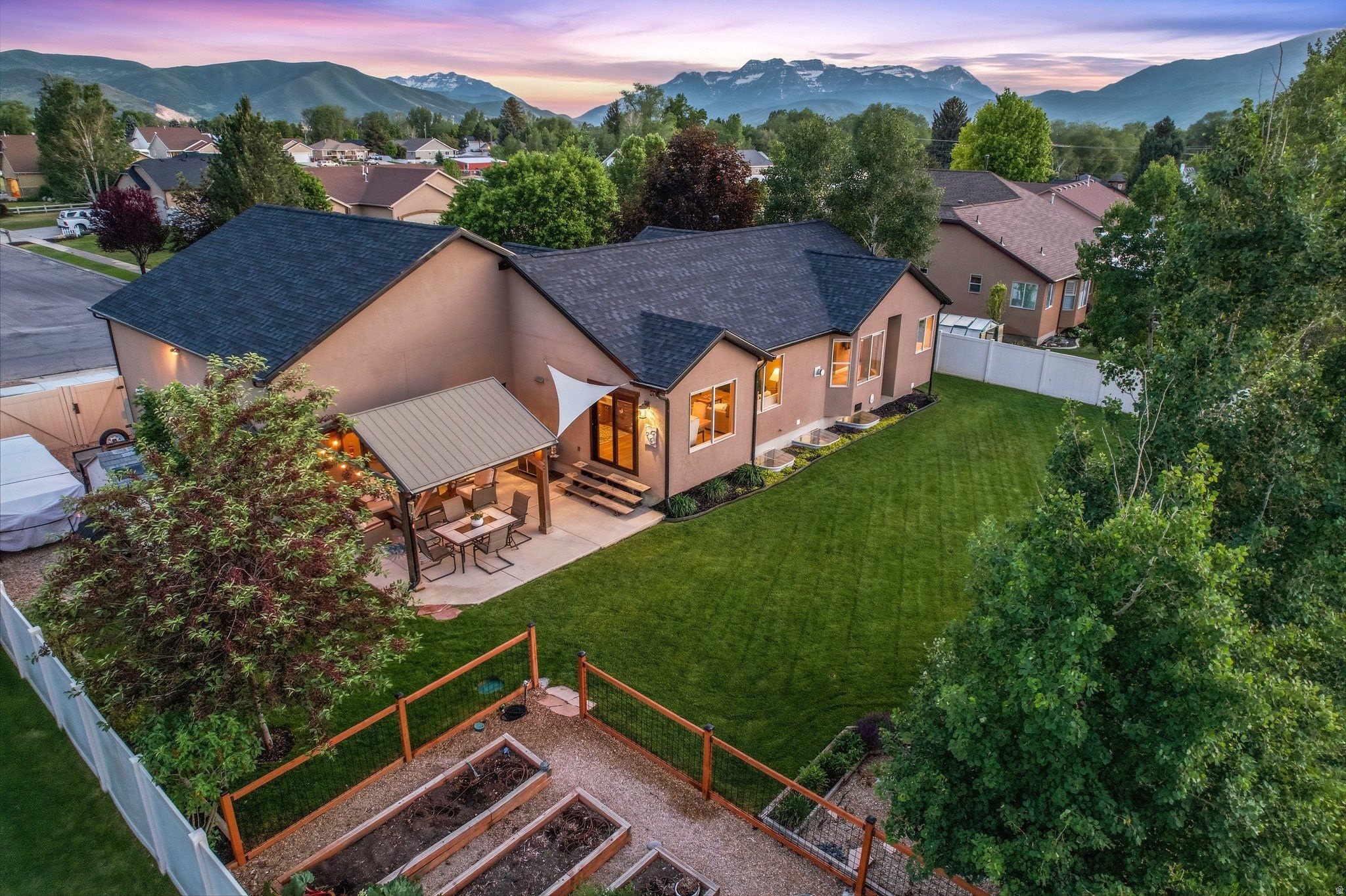 BROADHEAD ESTATES - Residential