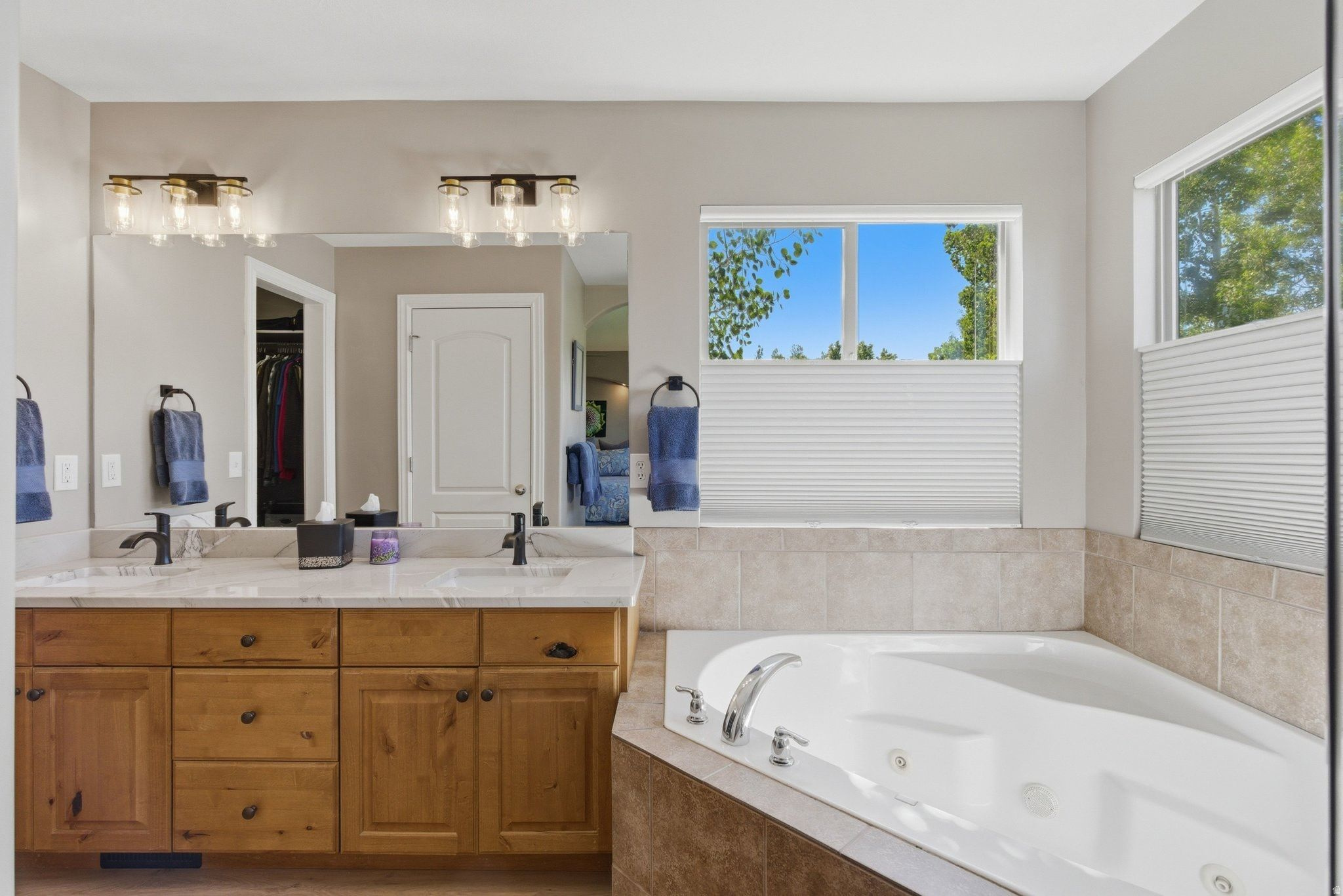 BROADHEAD ESTATES - Residential