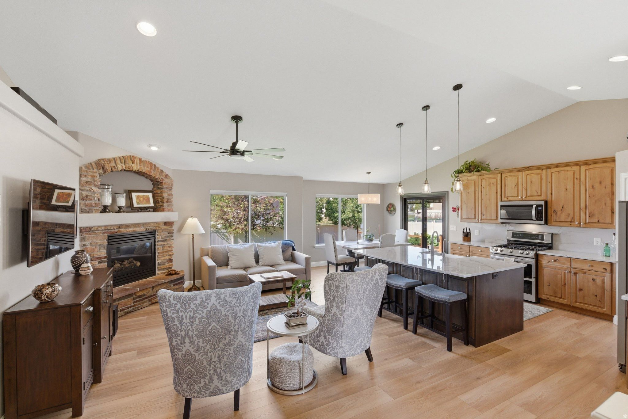 BROADHEAD ESTATES - Residential