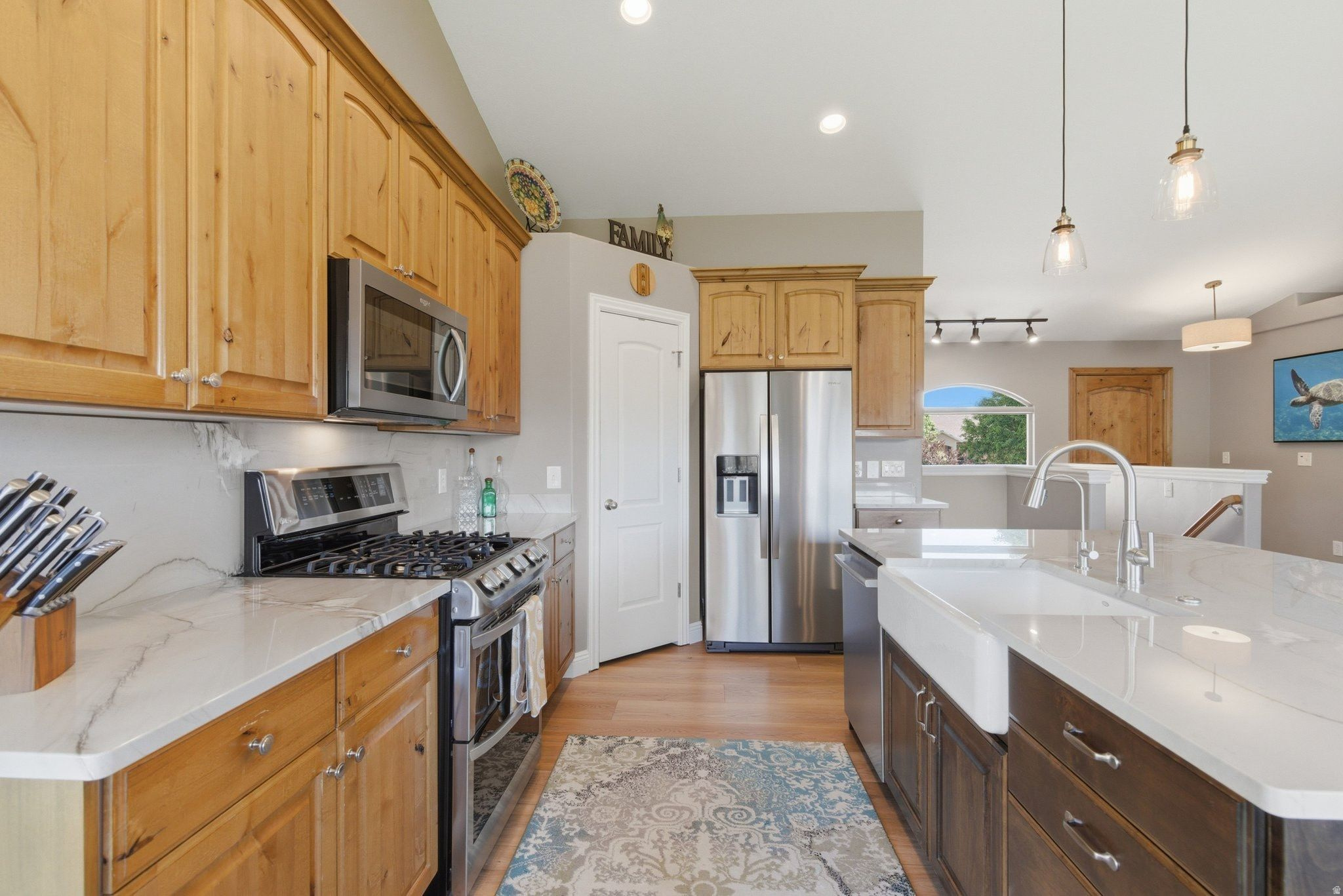 BROADHEAD ESTATES - Residential
