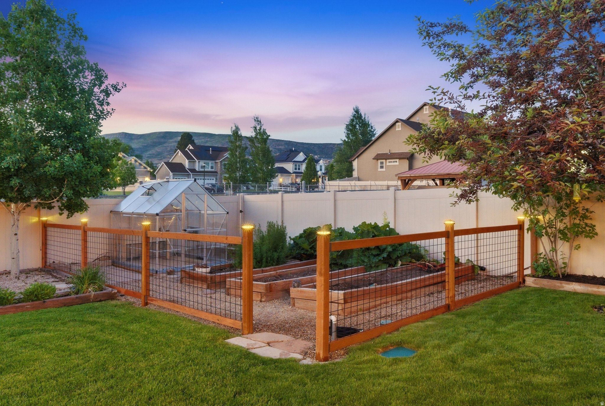 BROADHEAD ESTATES - Residential