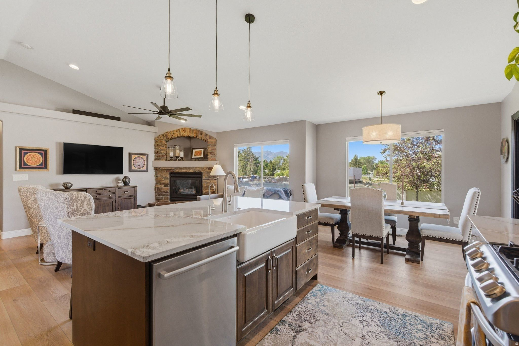 BROADHEAD ESTATES - Residential