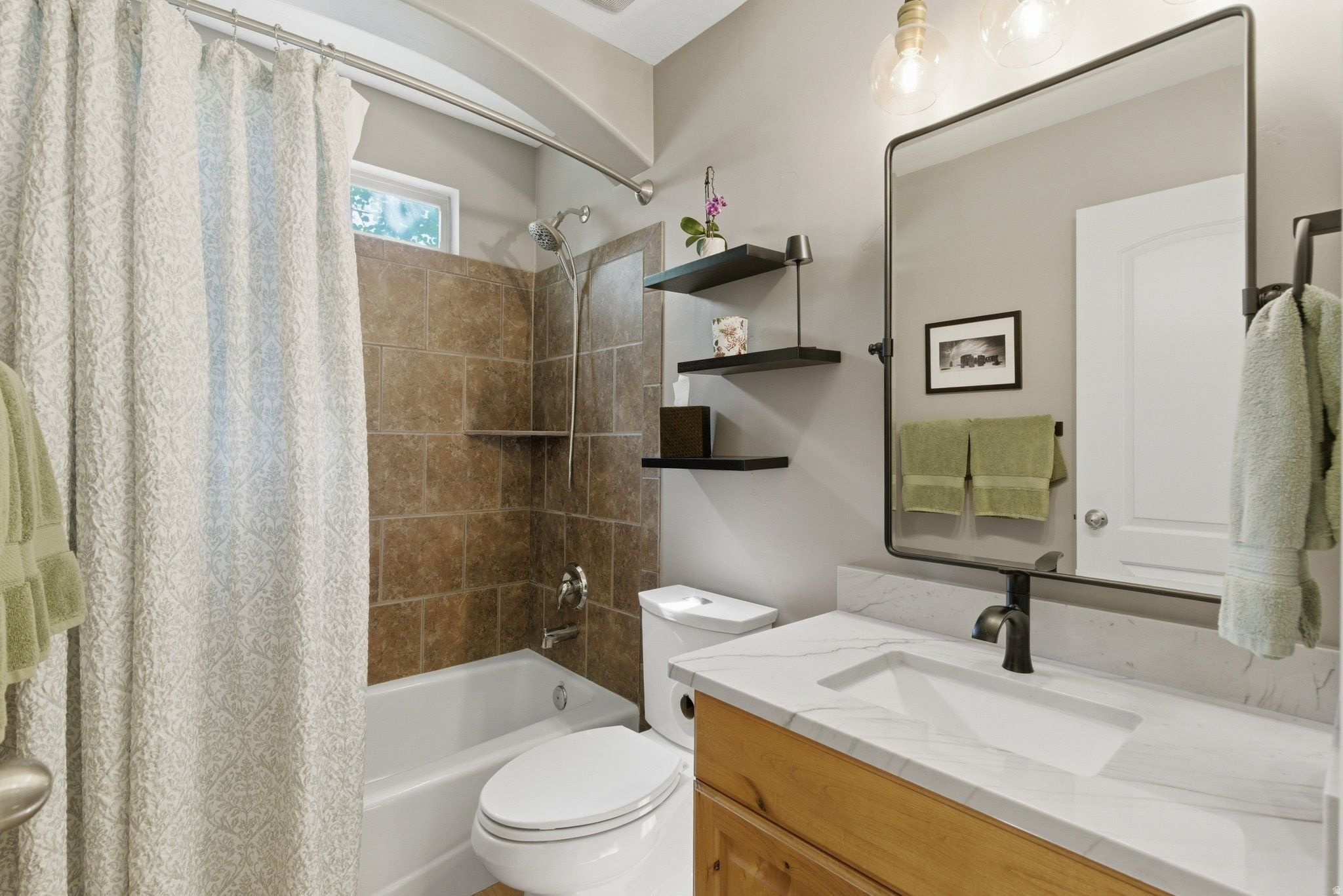 BROADHEAD ESTATES - Residential