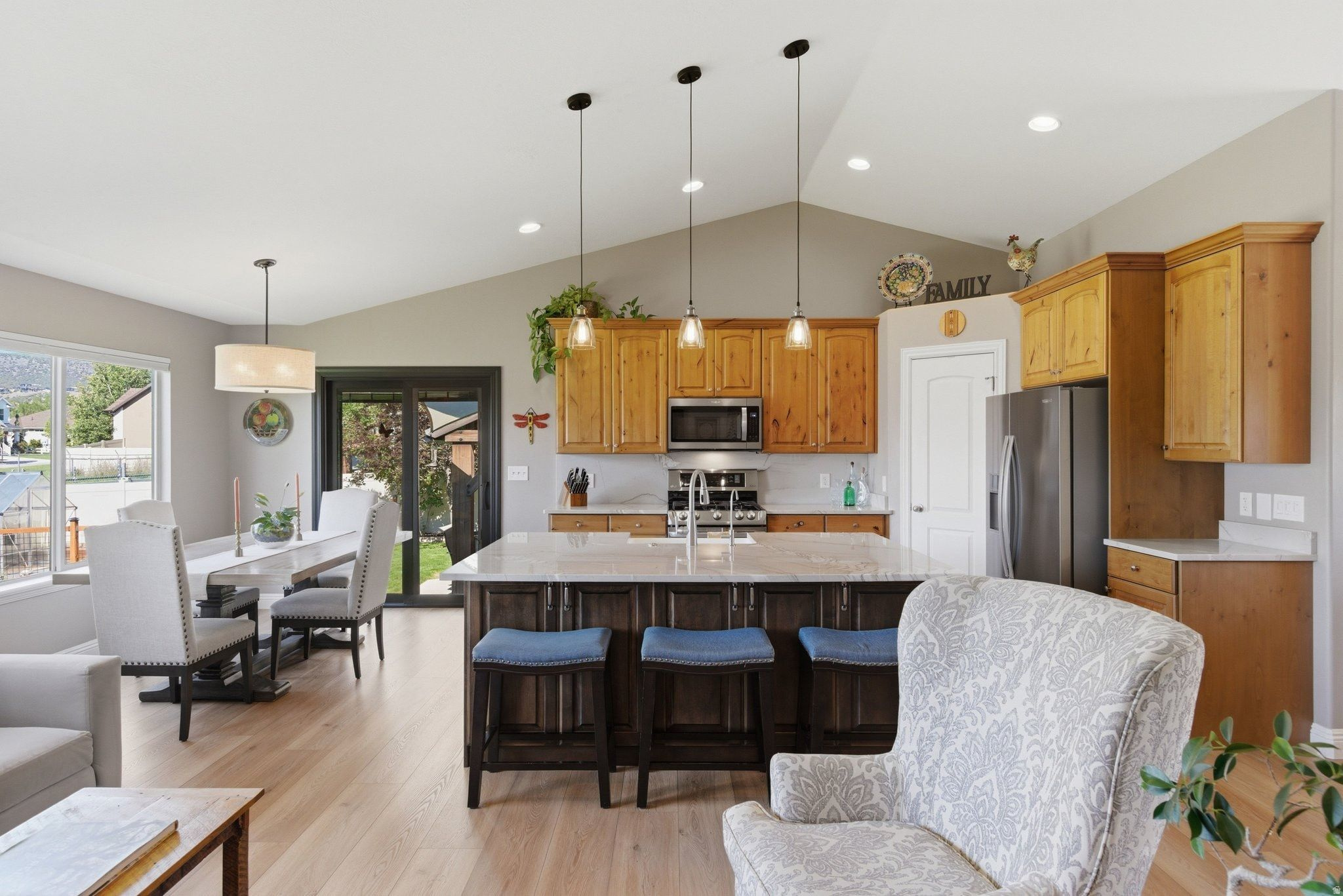 BROADHEAD ESTATES - Residential