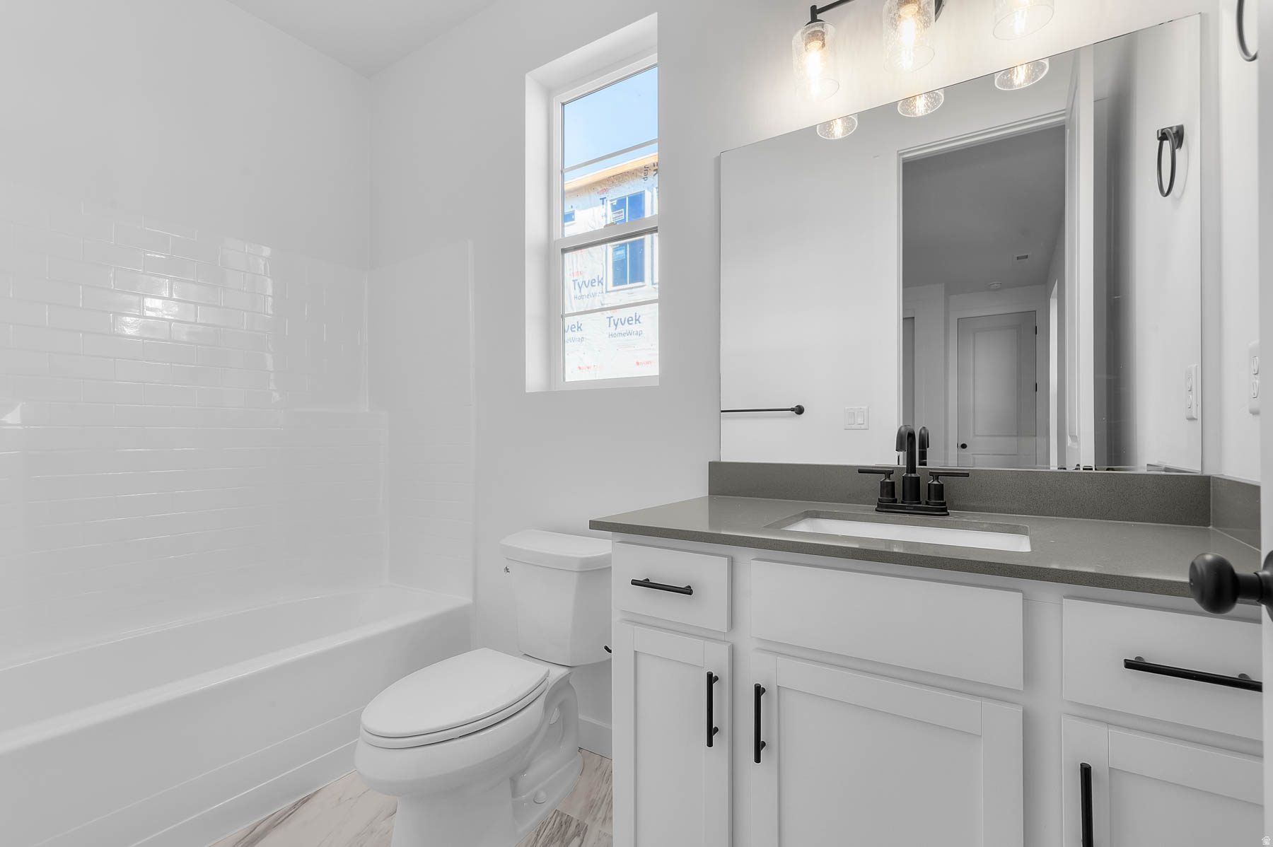 BROADVIEW SHORES COTTAGES 807 - Residential