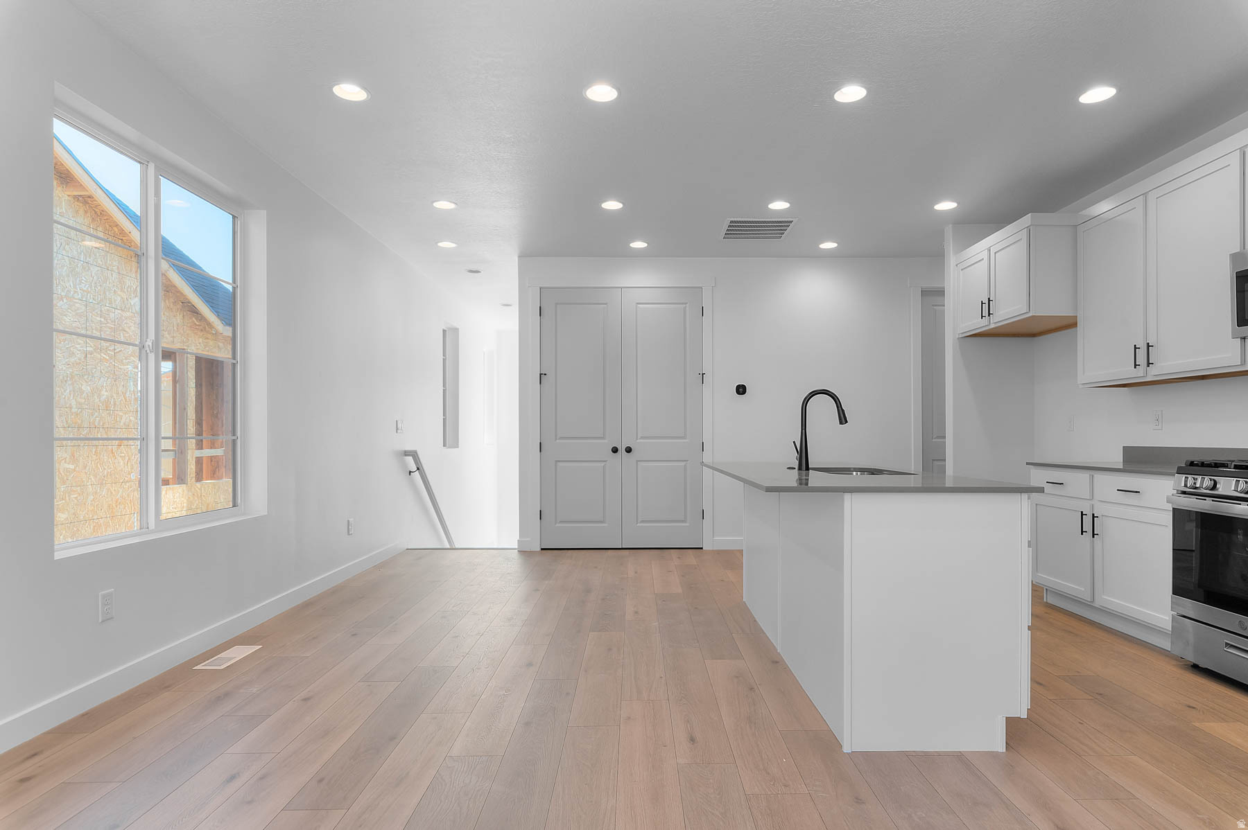 BROADVIEW SHORES COTTAGES 807 - Residential