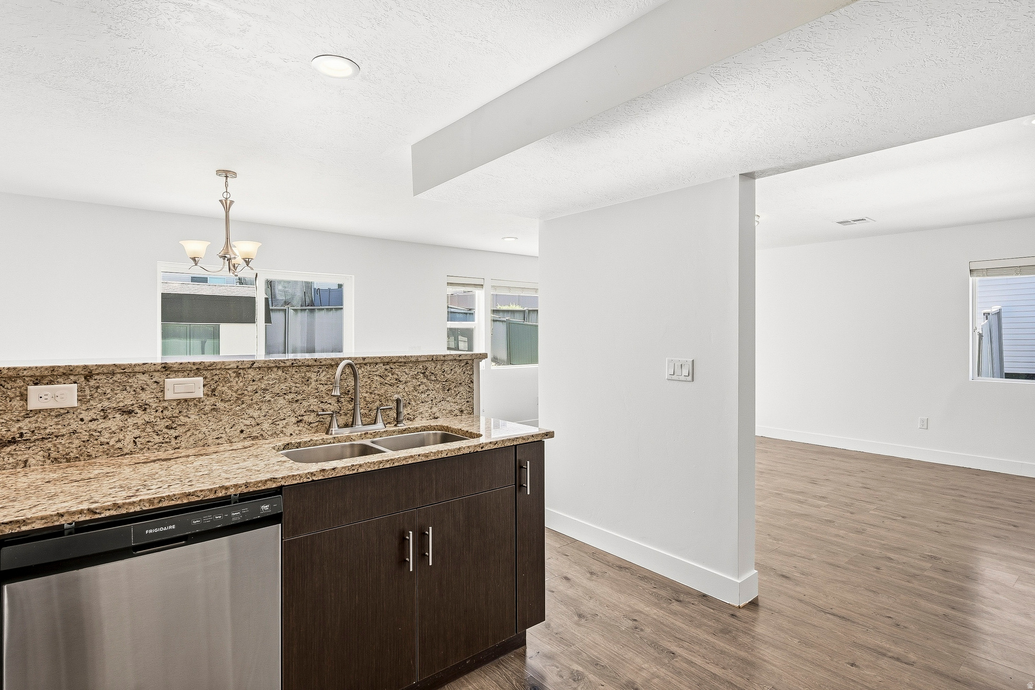 MOUNTAIN VISTA - Residential