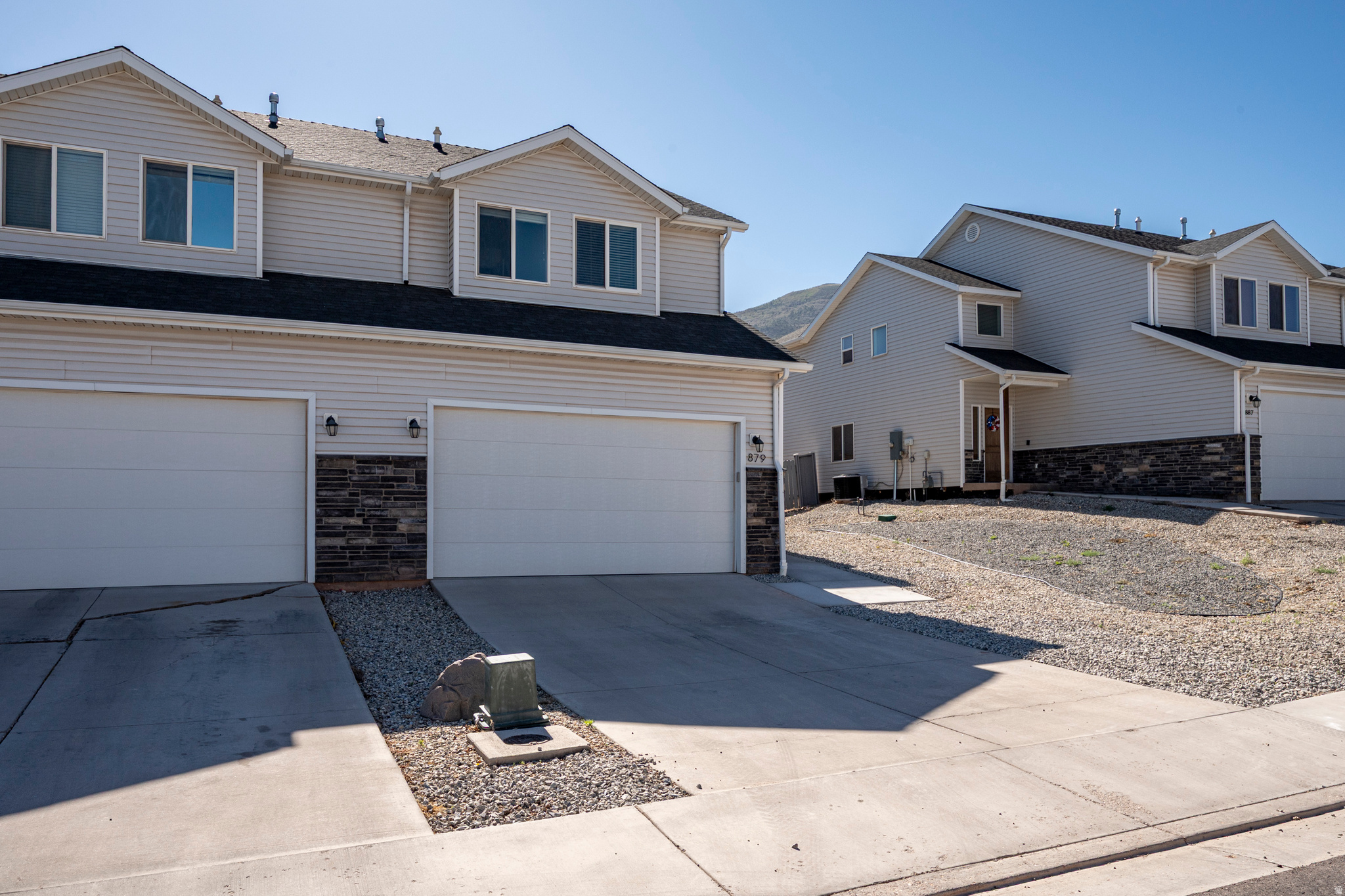 MOUNTAIN VISTA - Residential