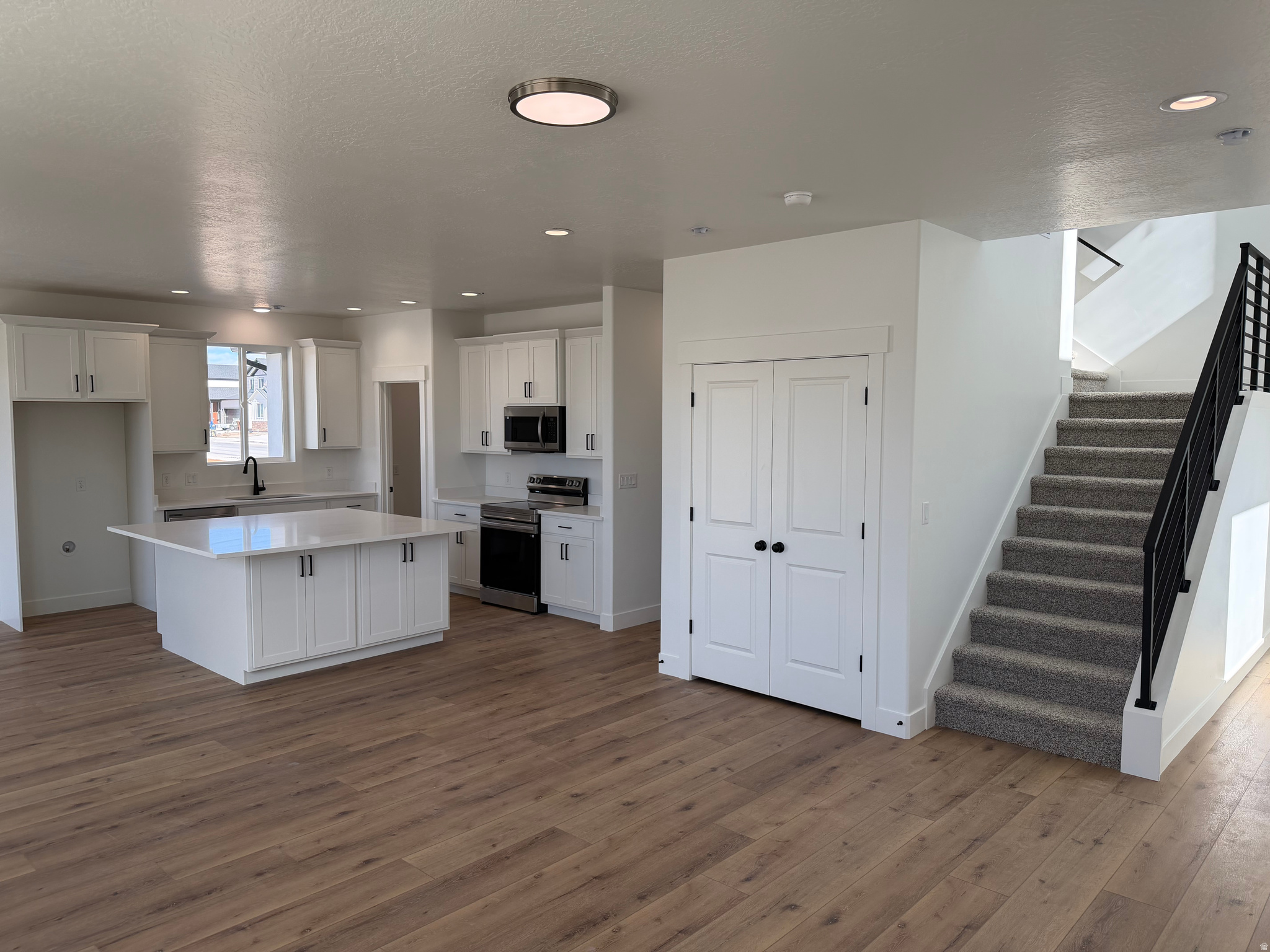 PACIFIC SPRINGS - Residential
