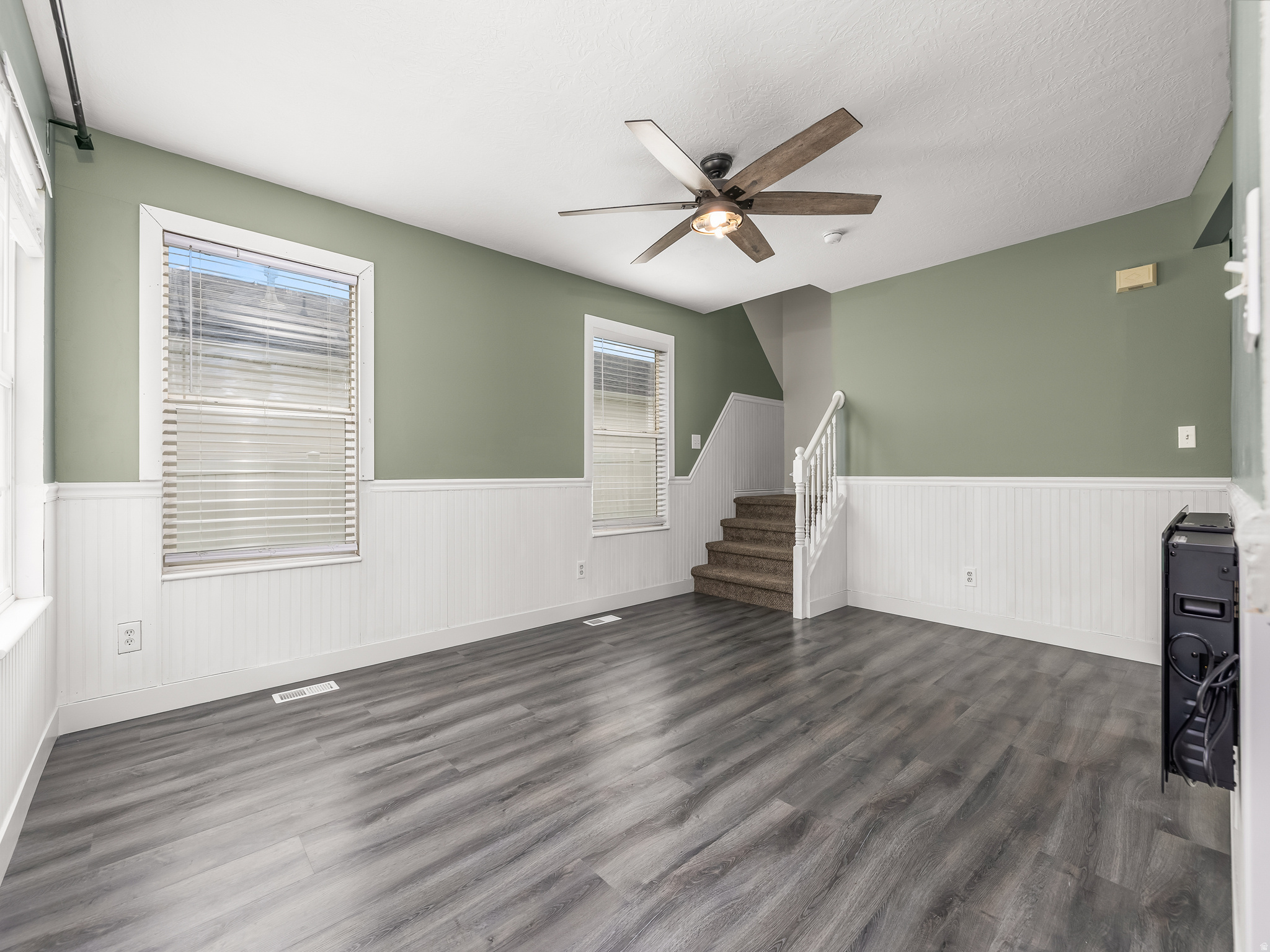 ASH POINT AT SADDLE - Residential
