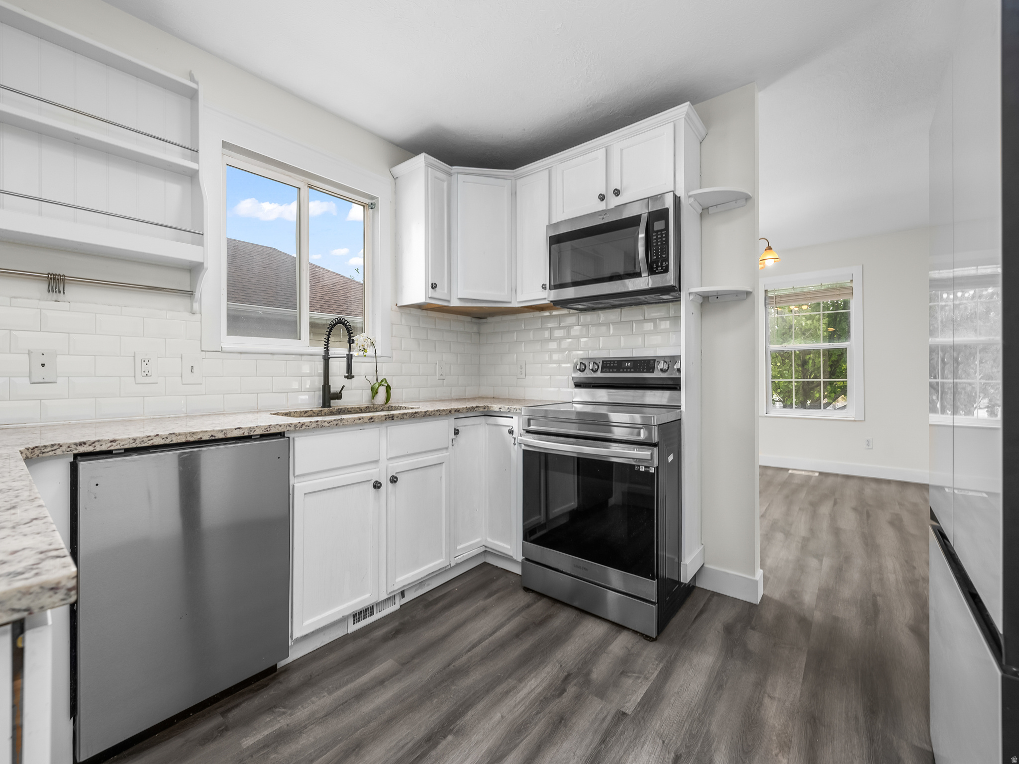ASH POINT AT SADDLE - Residential