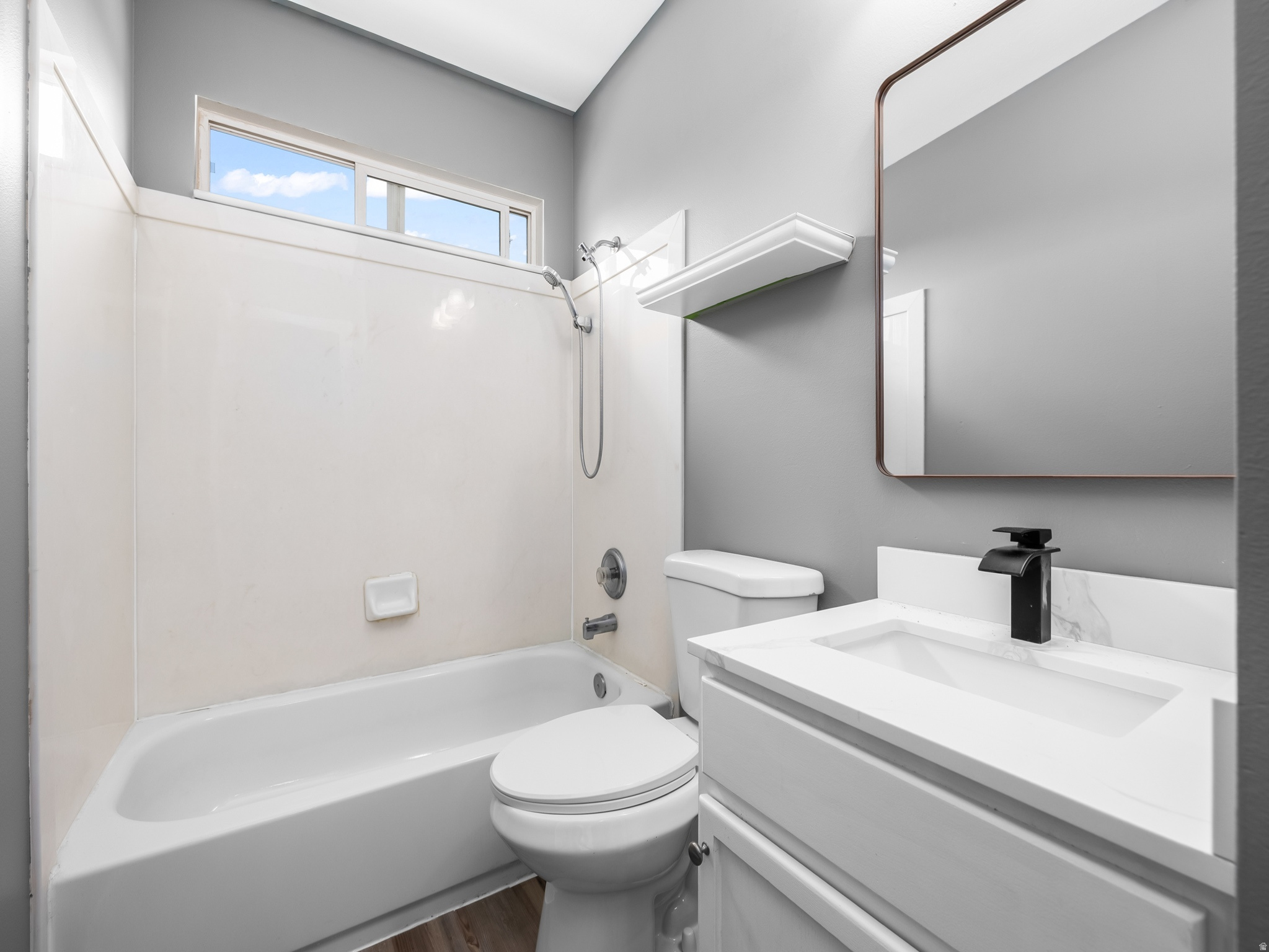ASH POINT AT SADDLE - Residential
