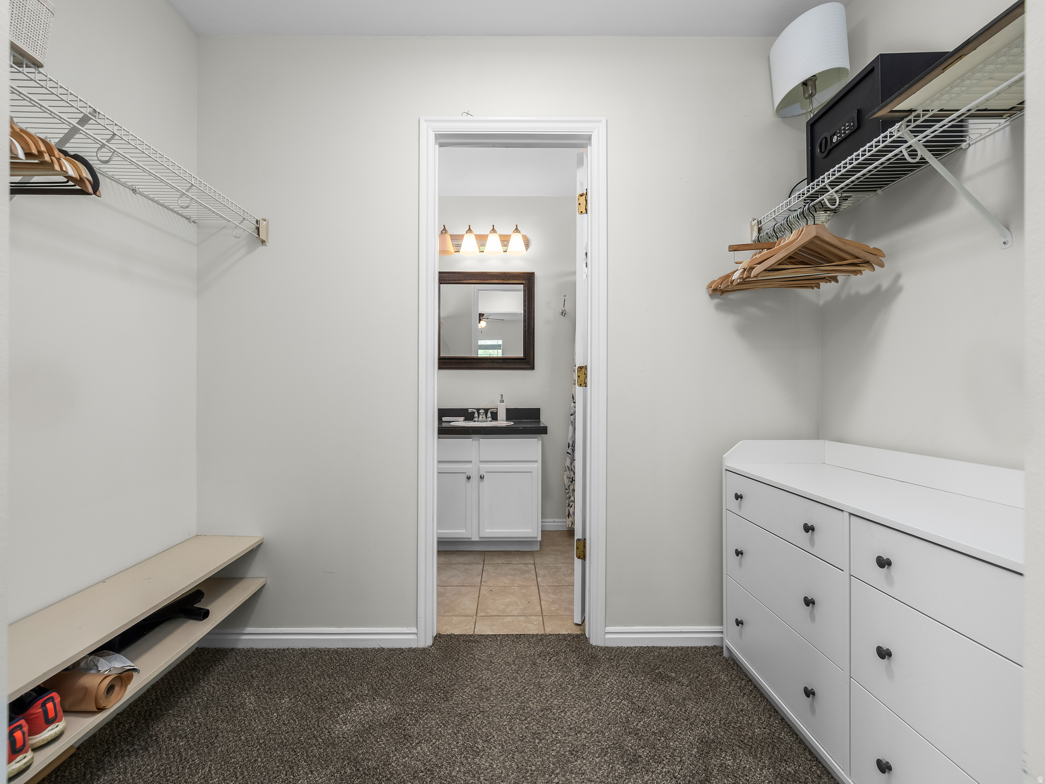 ASH POINT AT SADDLE - Residential