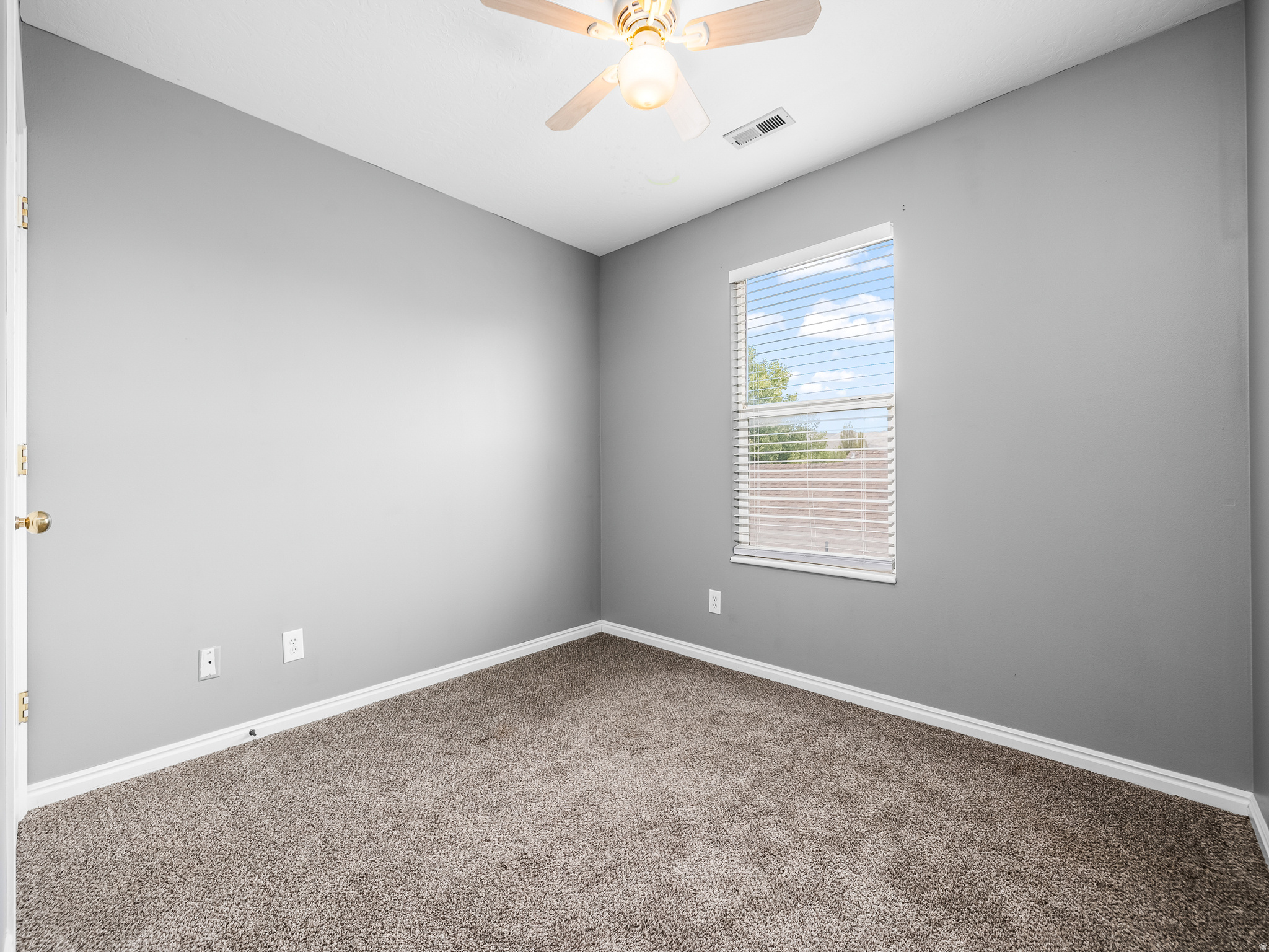 ASH POINT AT SADDLE - Residential