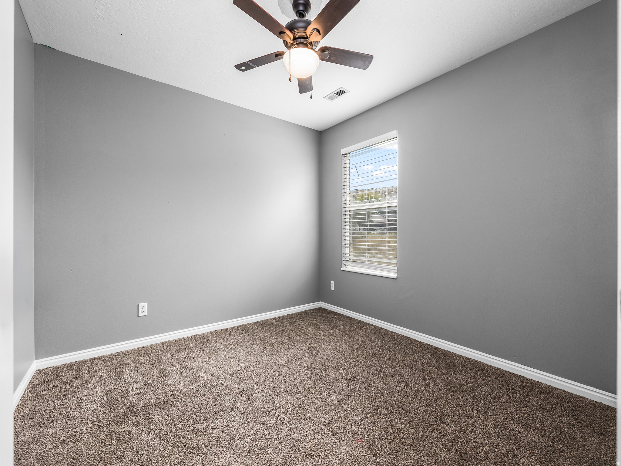 ASH POINT AT SADDLE - Residential