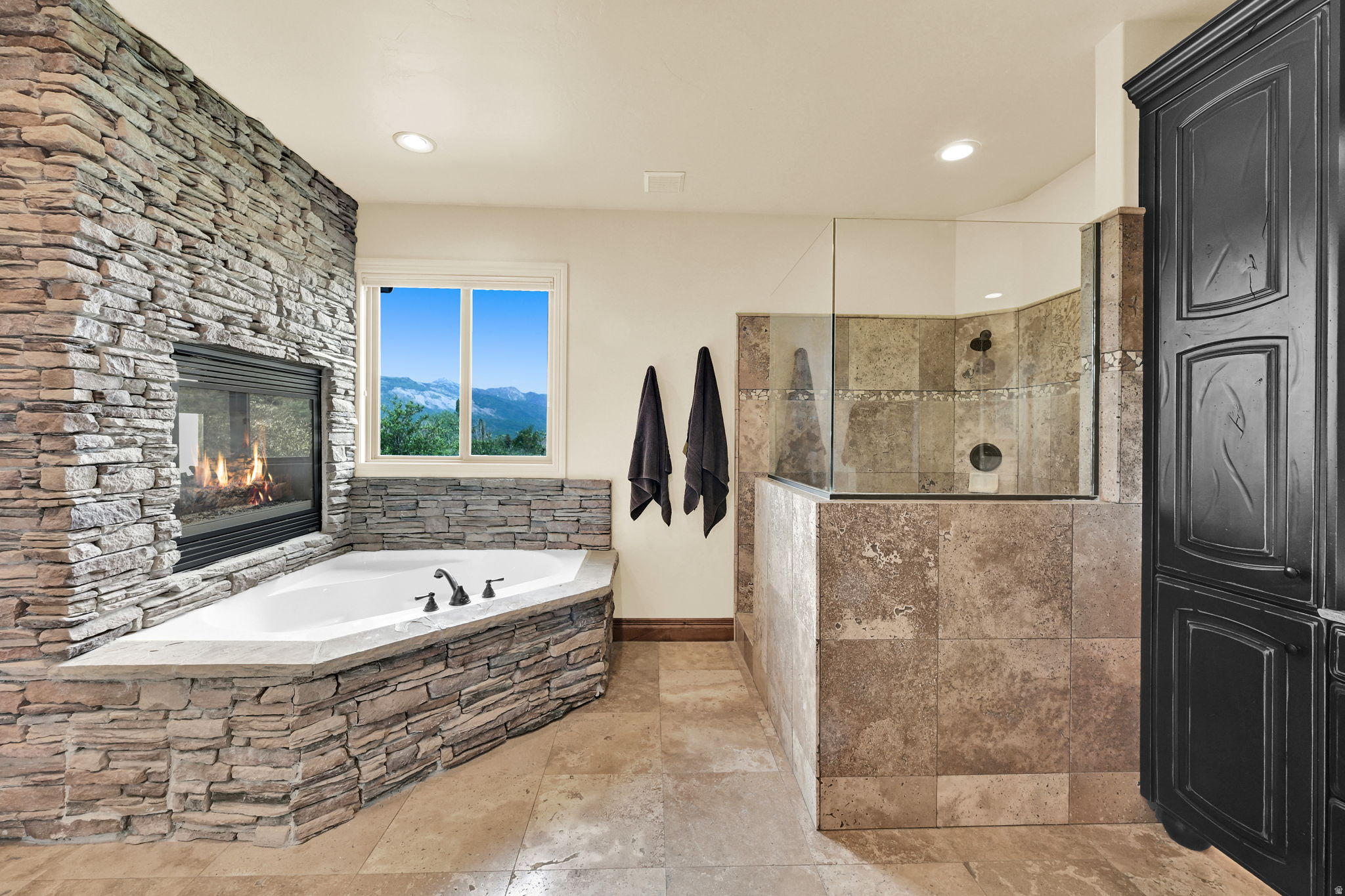ELKHORN - Residential
