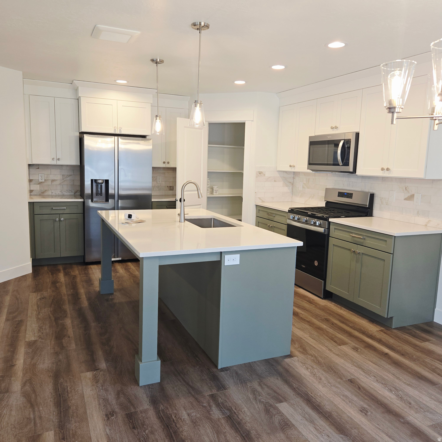 GARDNER POINT - Residential