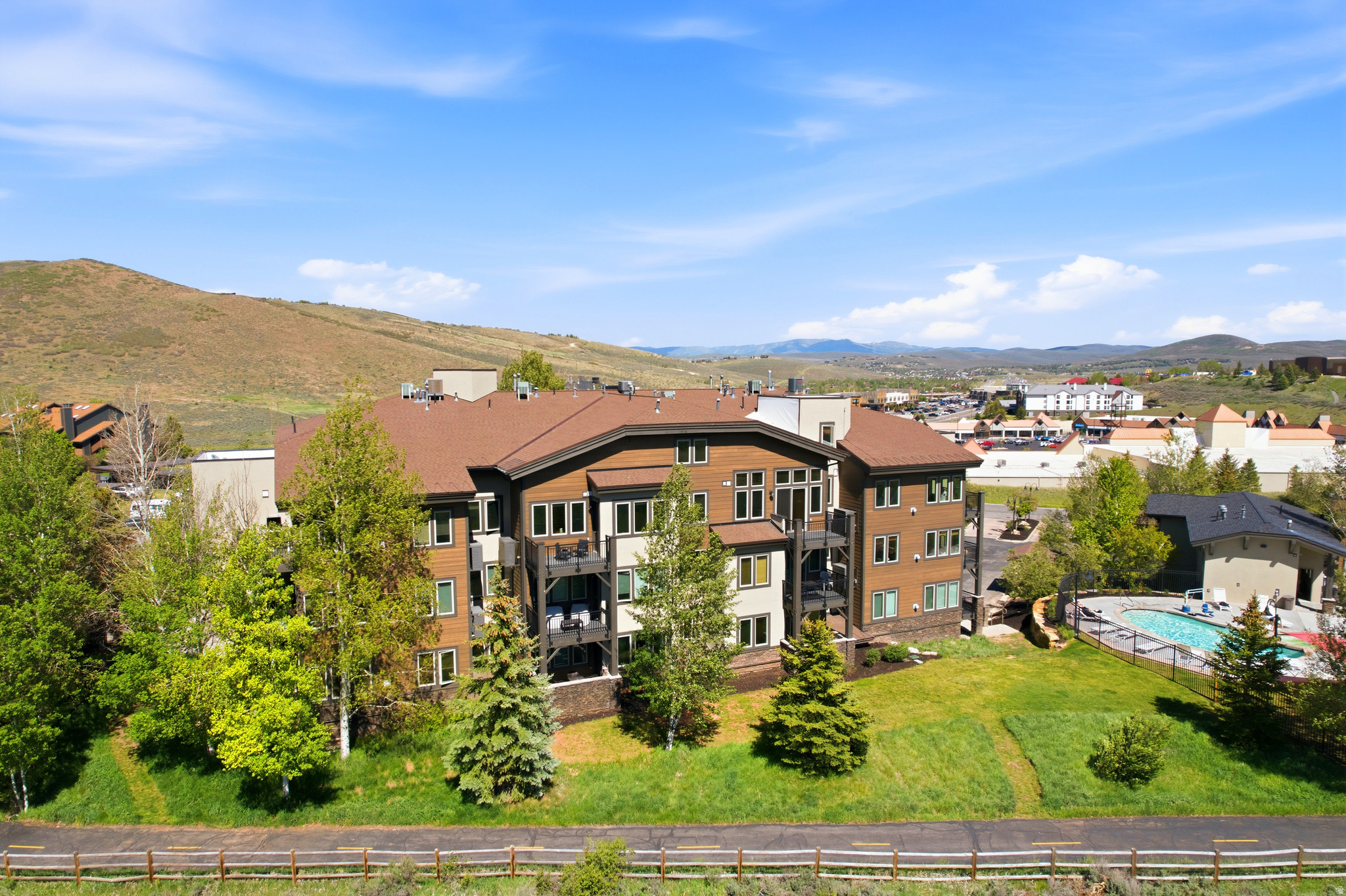 CRESTVIEW CONDOS - Residential