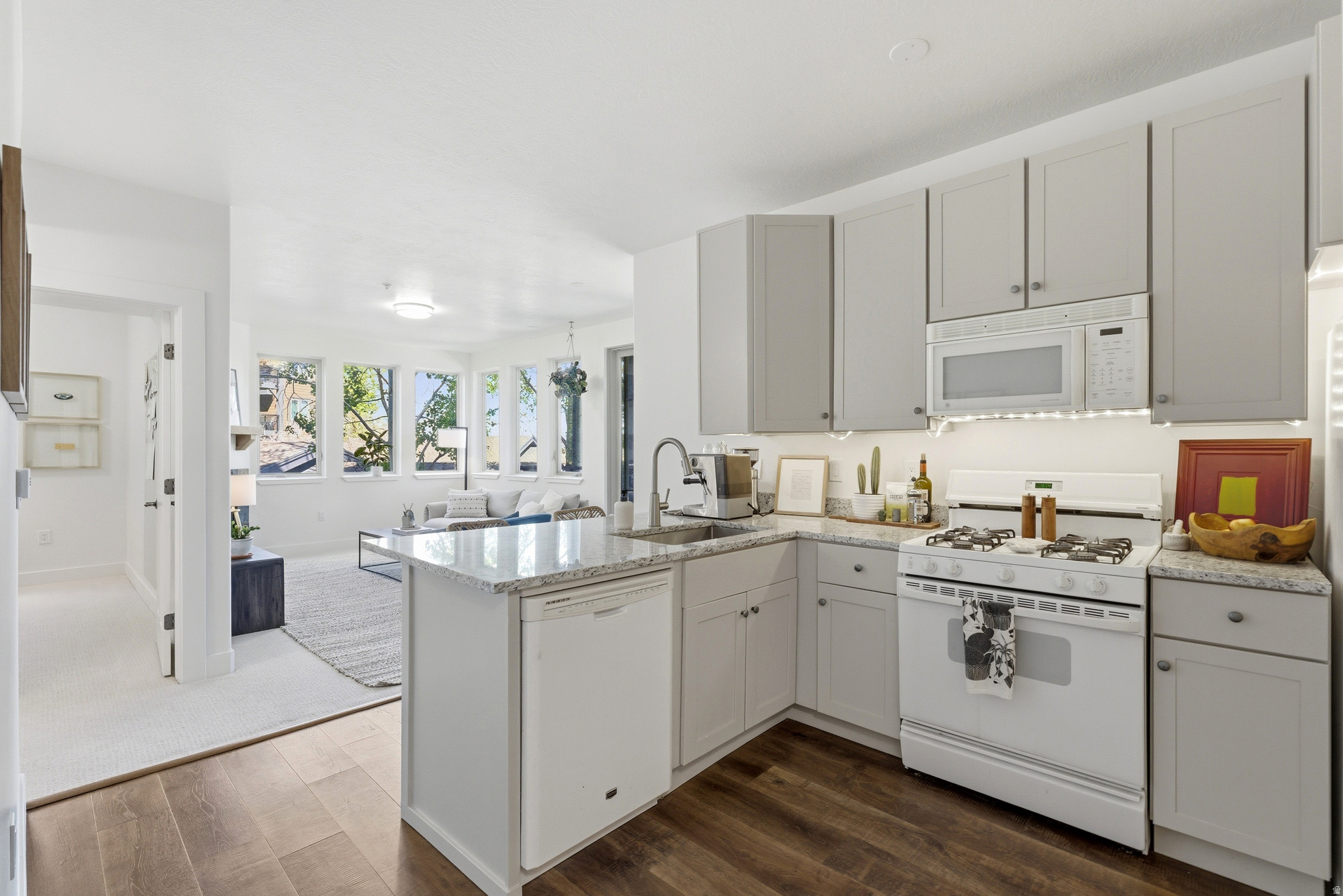 CRESTVIEW CONDOS - Residential