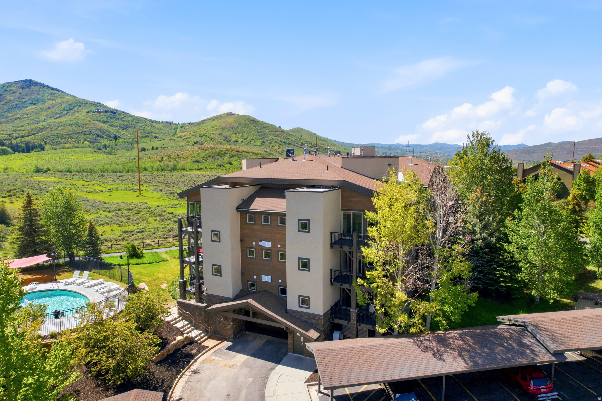 CRESTVIEW CONDOS - Residential