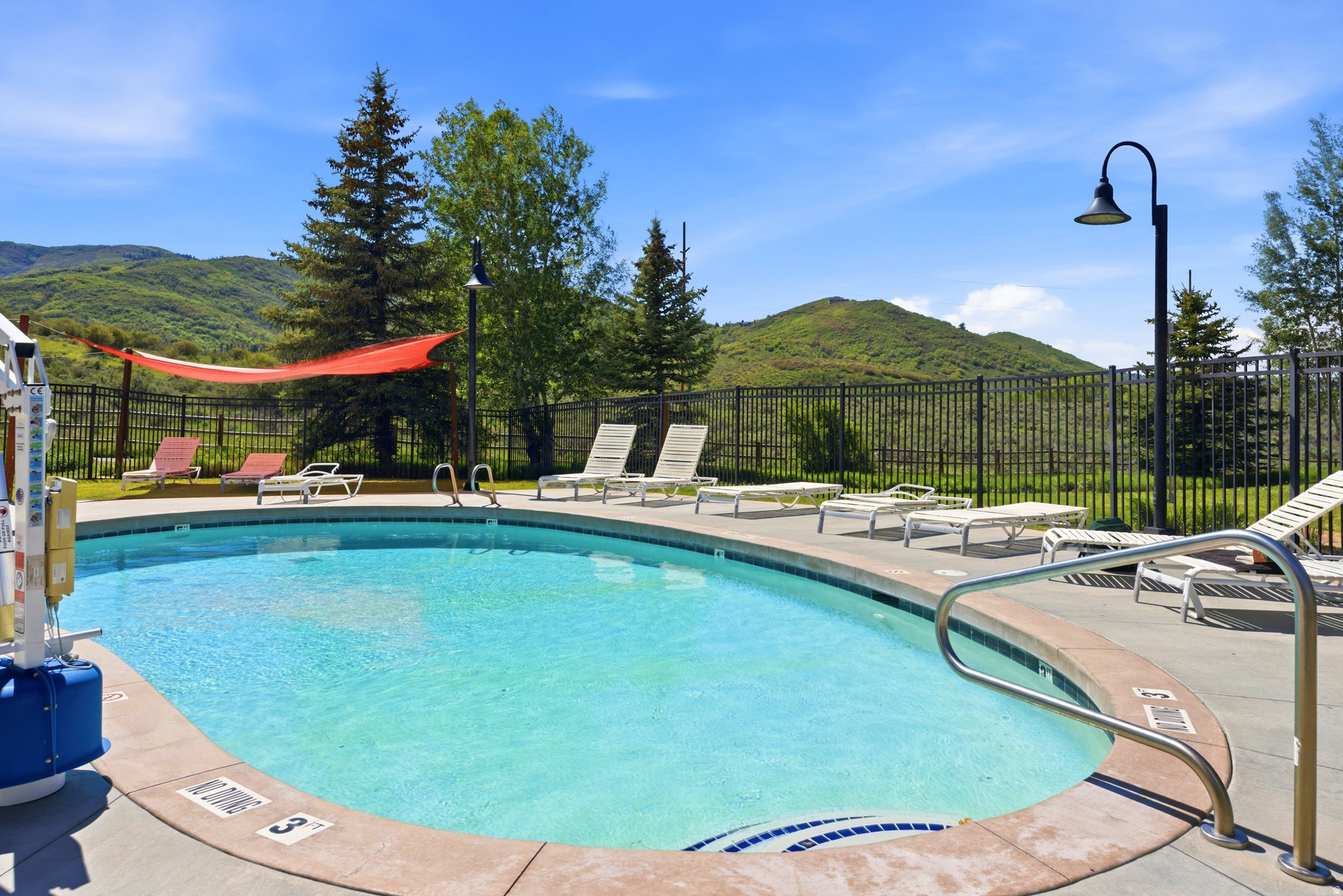 CRESTVIEW CONDOS - Residential