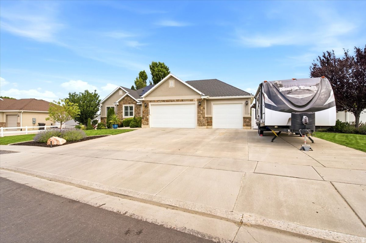 ORCHARD CREEK - Residential