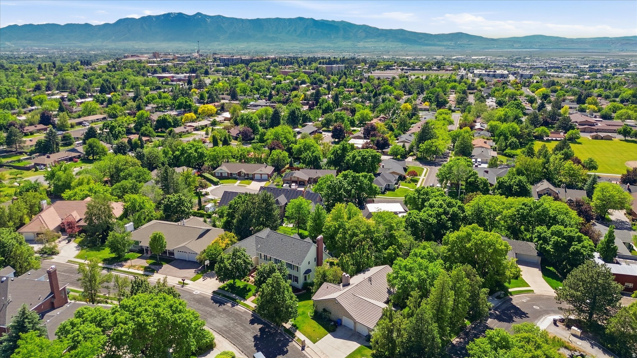 CASTLE HILLS - Residential