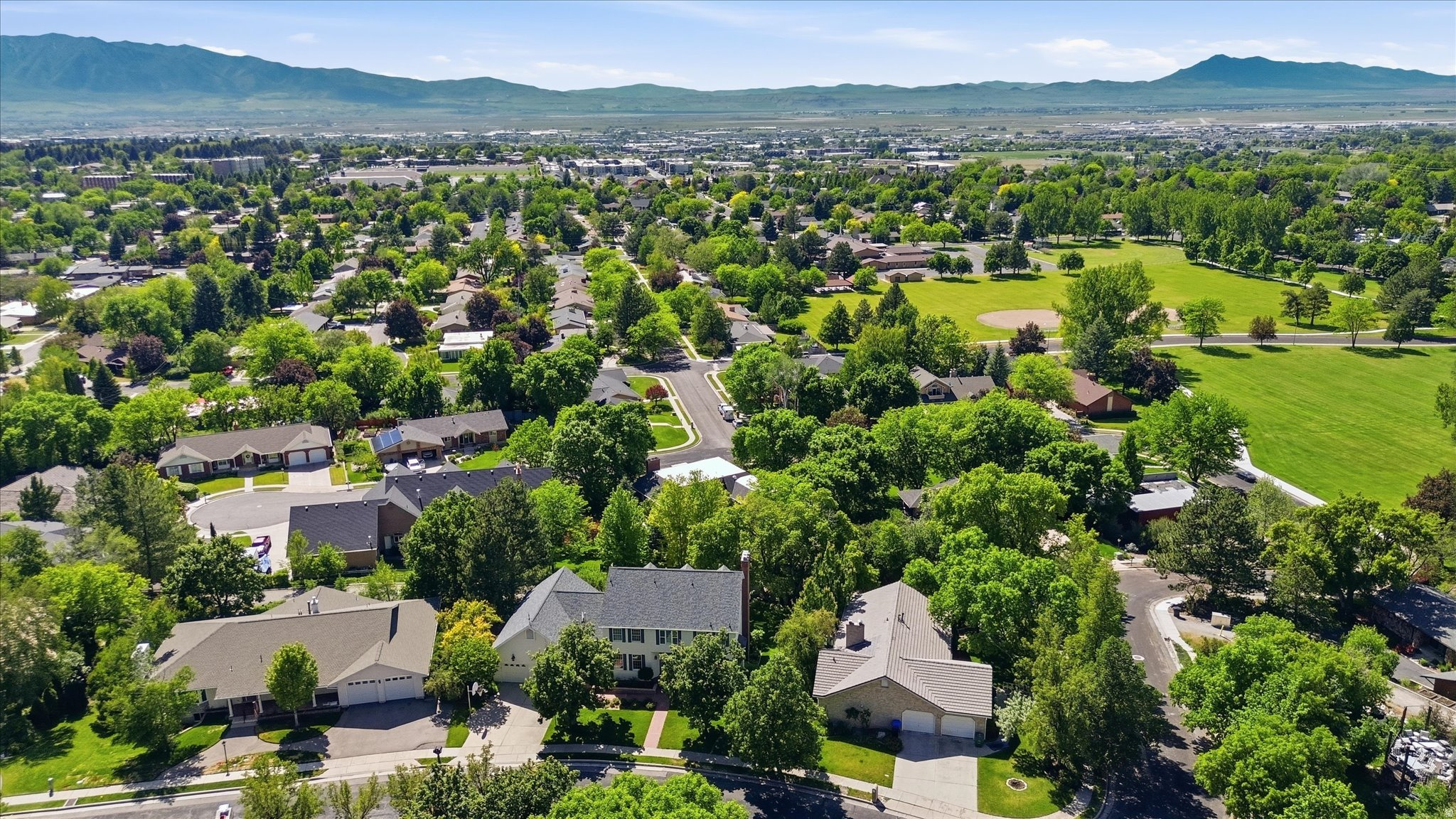 CASTLE HILLS - Residential