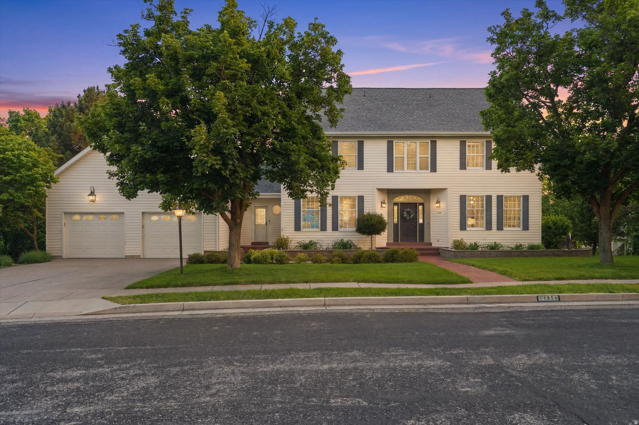 CASTLE HILLS - Residential