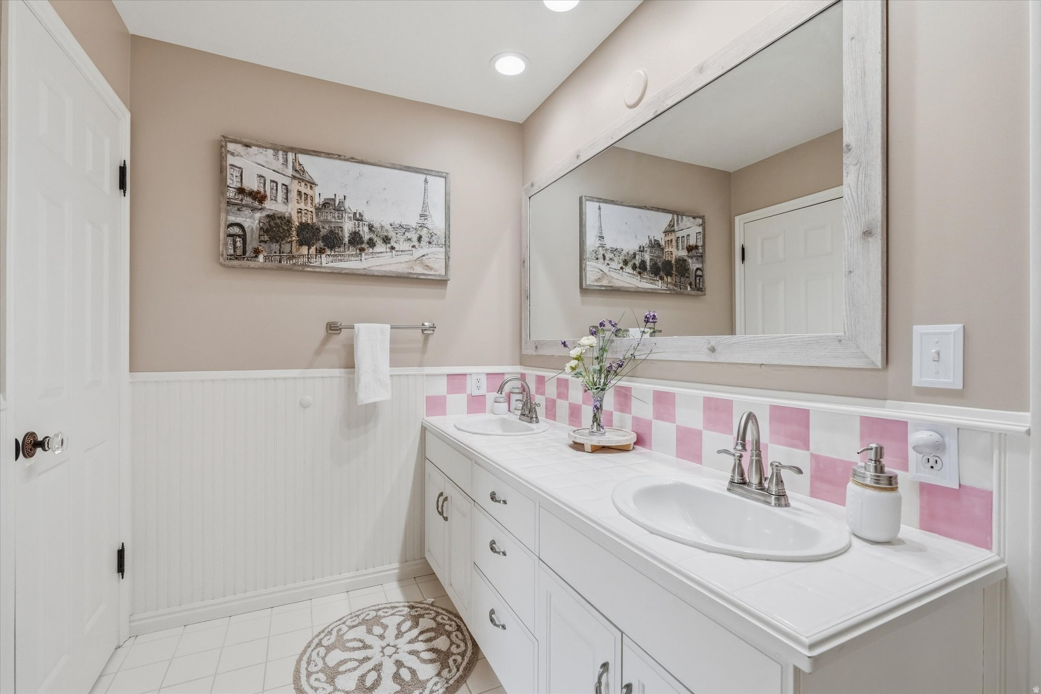 CASTLE HILLS - Residential