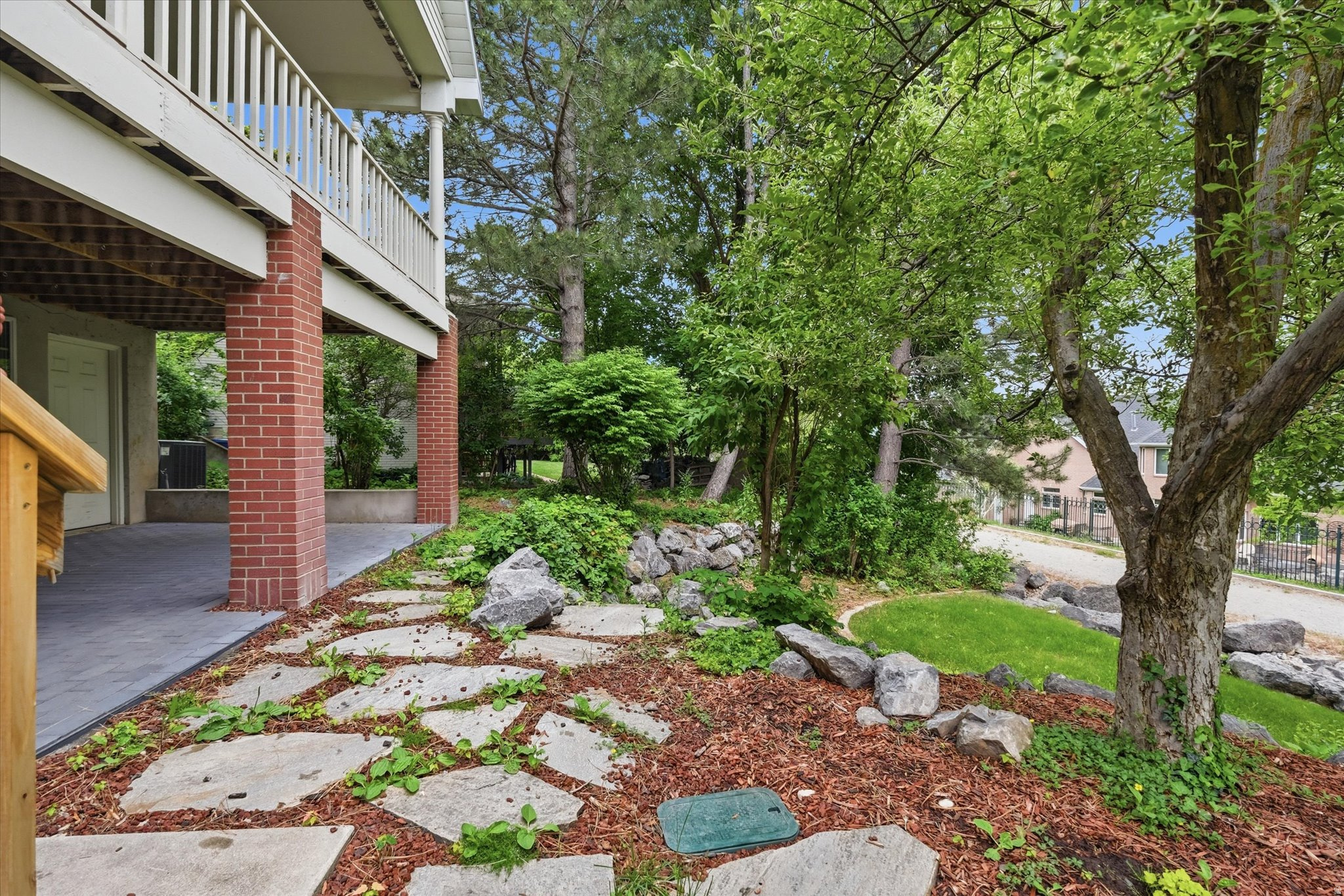 CASTLE HILLS - Residential