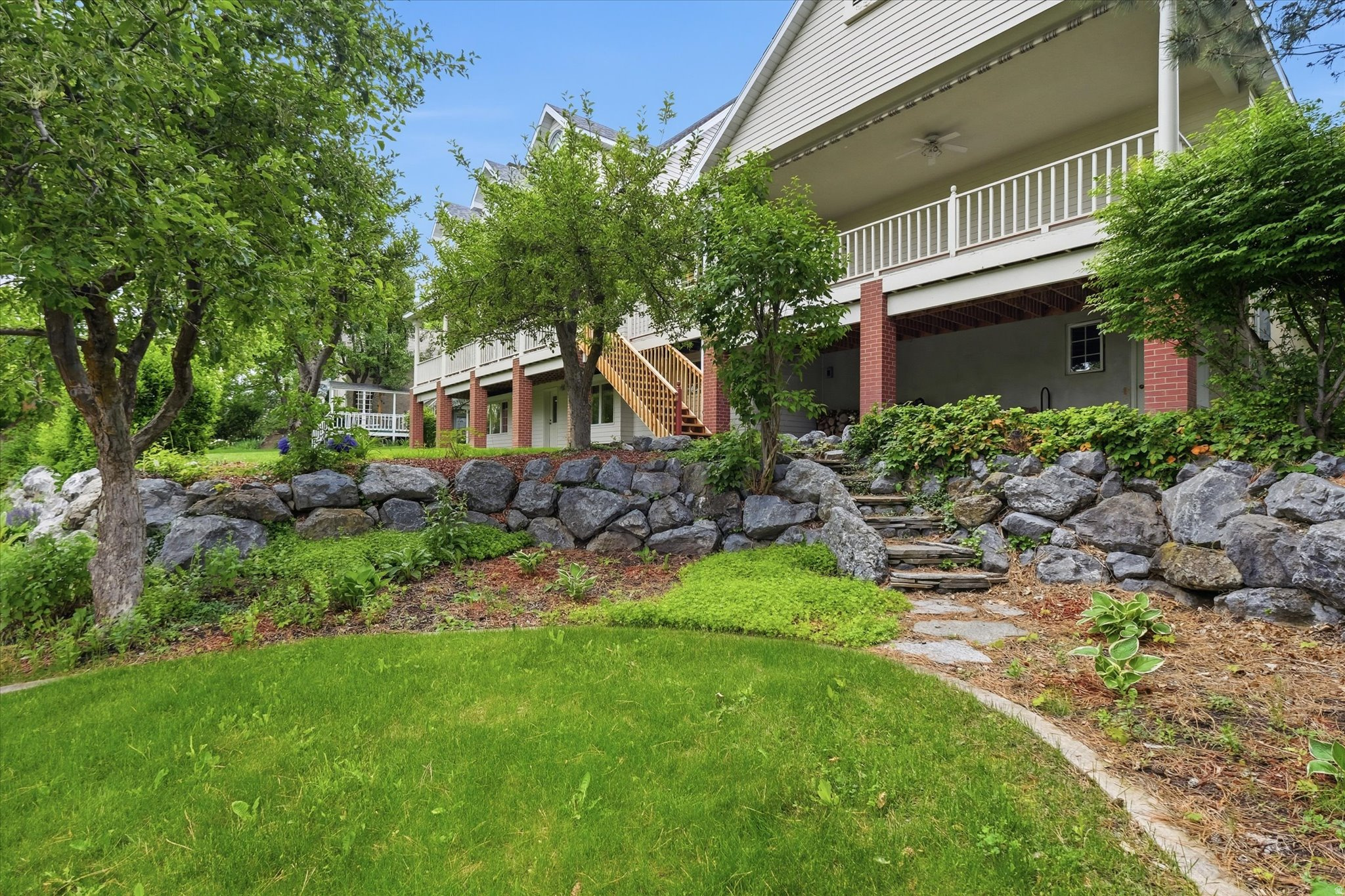 CASTLE HILLS - Residential