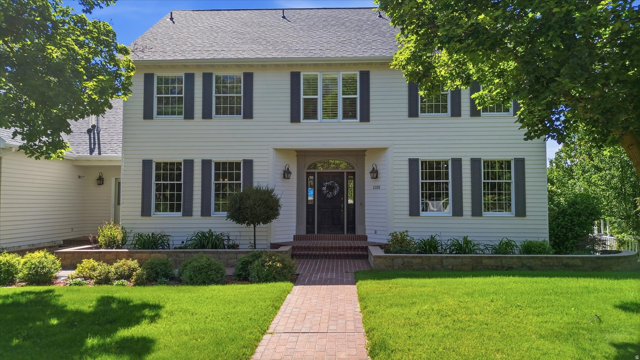 CASTLE HILLS - Residential
